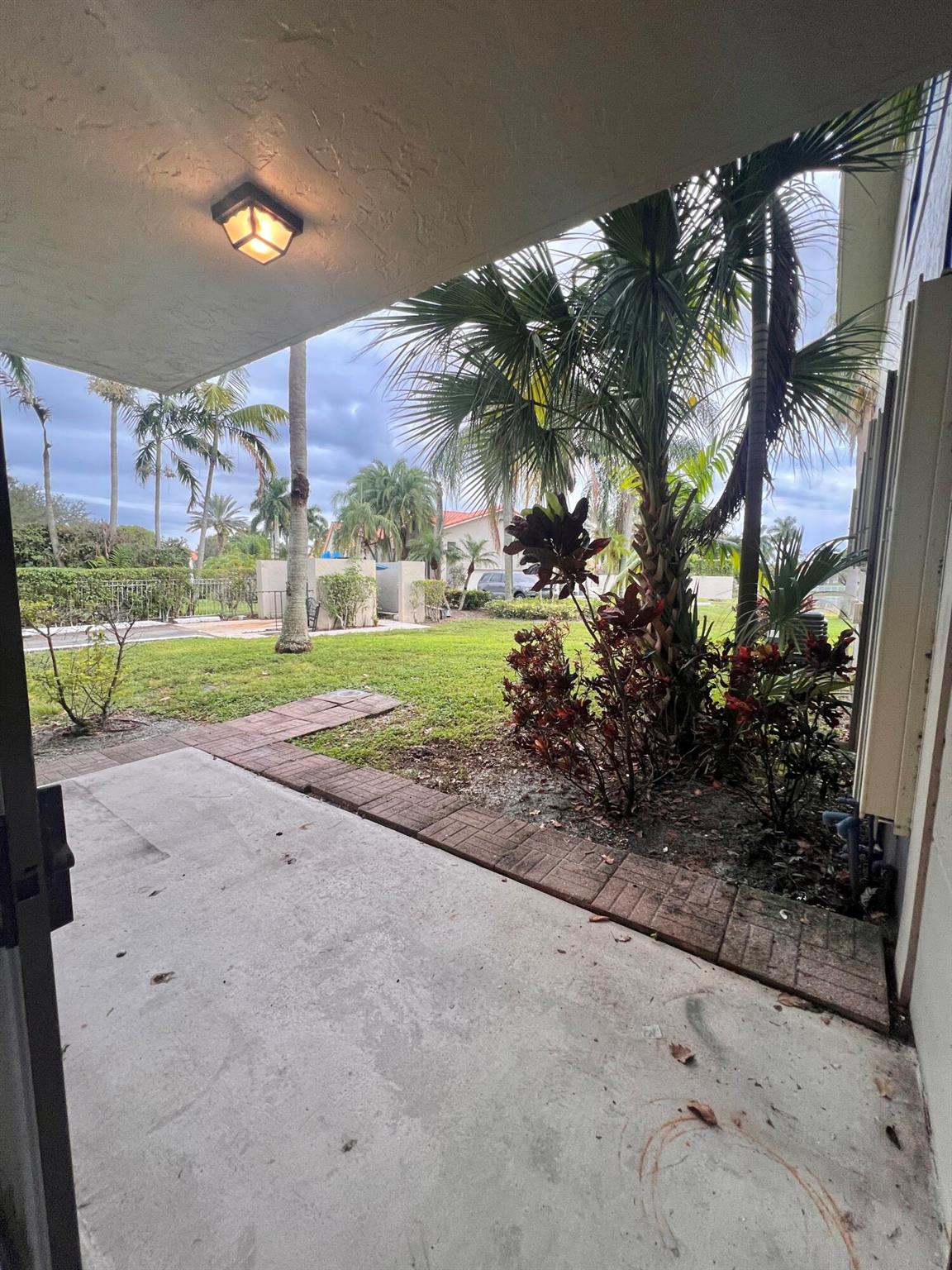 PALM BEACH PLACE CONDO - Residential Lease