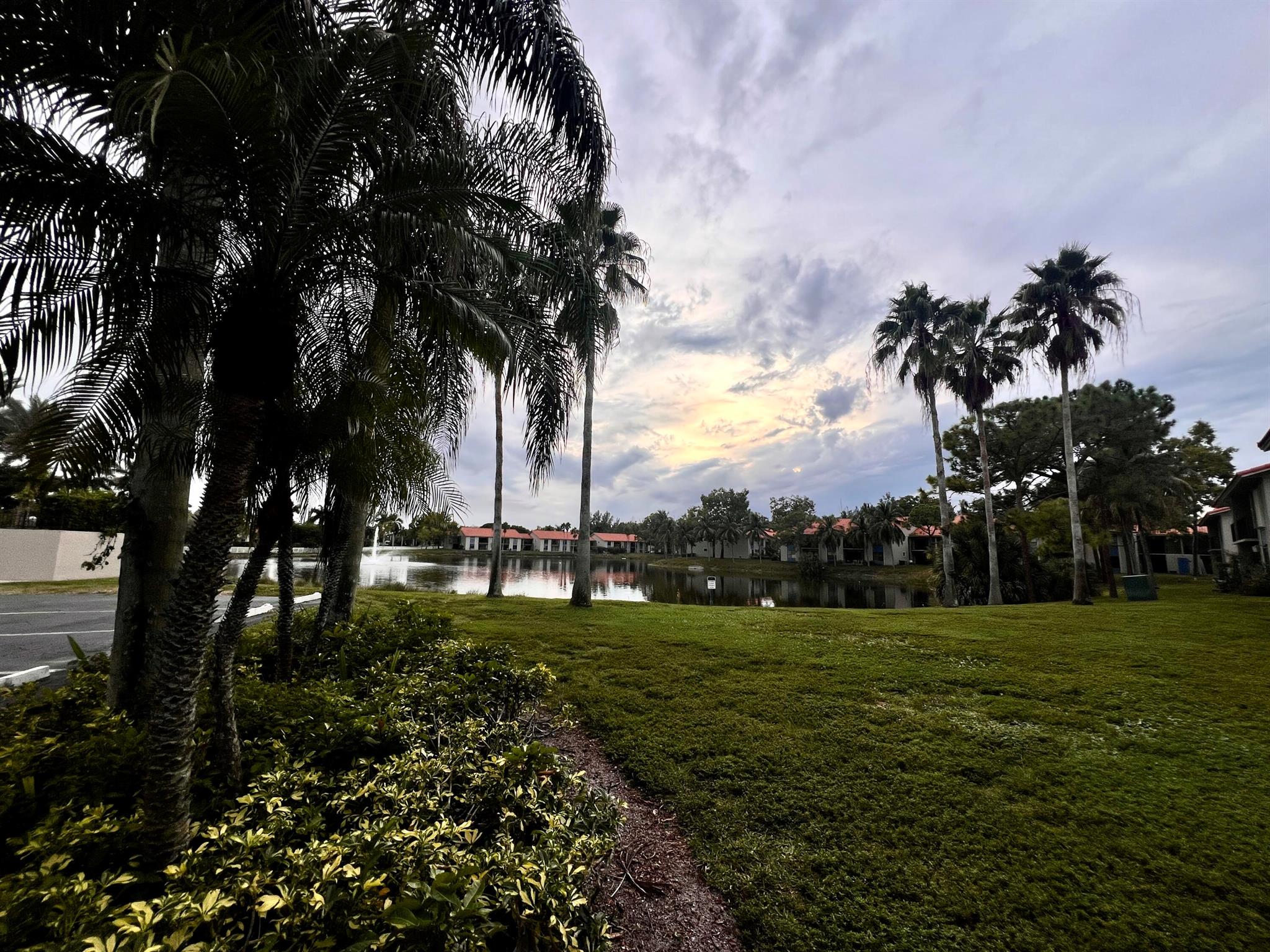 PALM BEACH PLACE CONDO - Residential Lease
