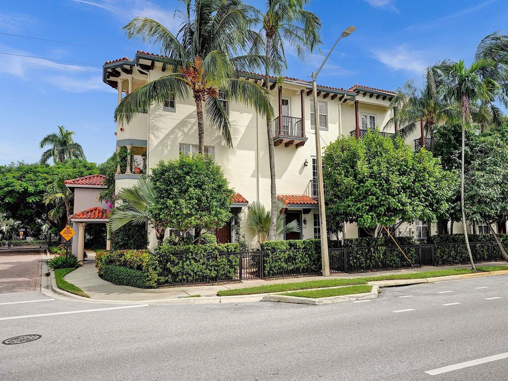 Photo of 1631 N Federal Hwy Highway, Delray Beach, FL 33483 (MLS # R10923587)