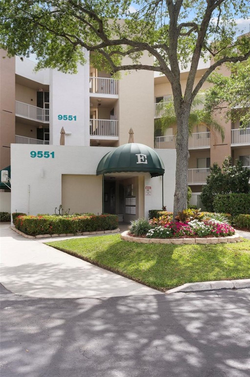 Photo of 9551 Weldon Circle #404, Fort Lauderdale, FL 33321 (MLS # F10548433)