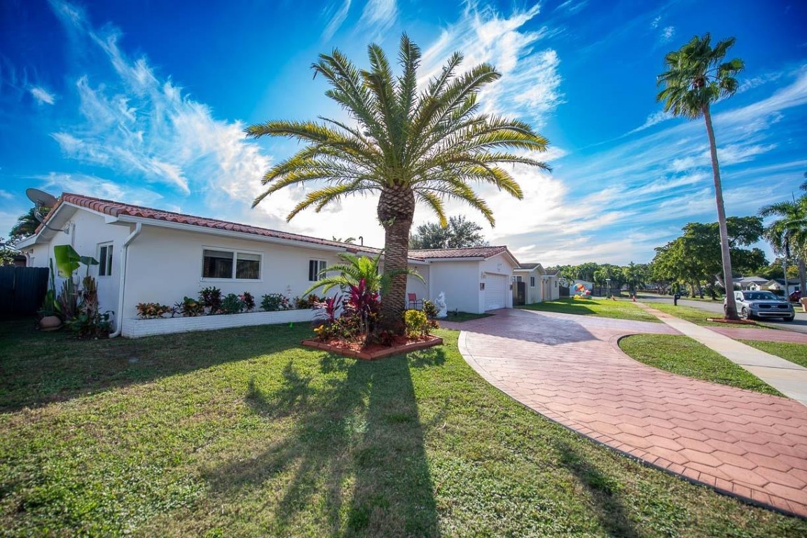 Pembroke Lakes Sec 5 94-1 - Residential