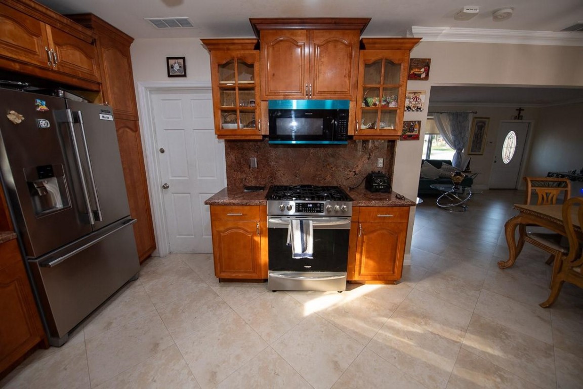 Pembroke Lakes Sec 5 94-1 - Residential