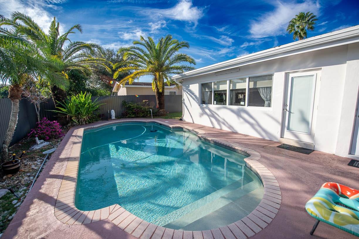 Pembroke Lakes Sec 5 94-1 - Residential