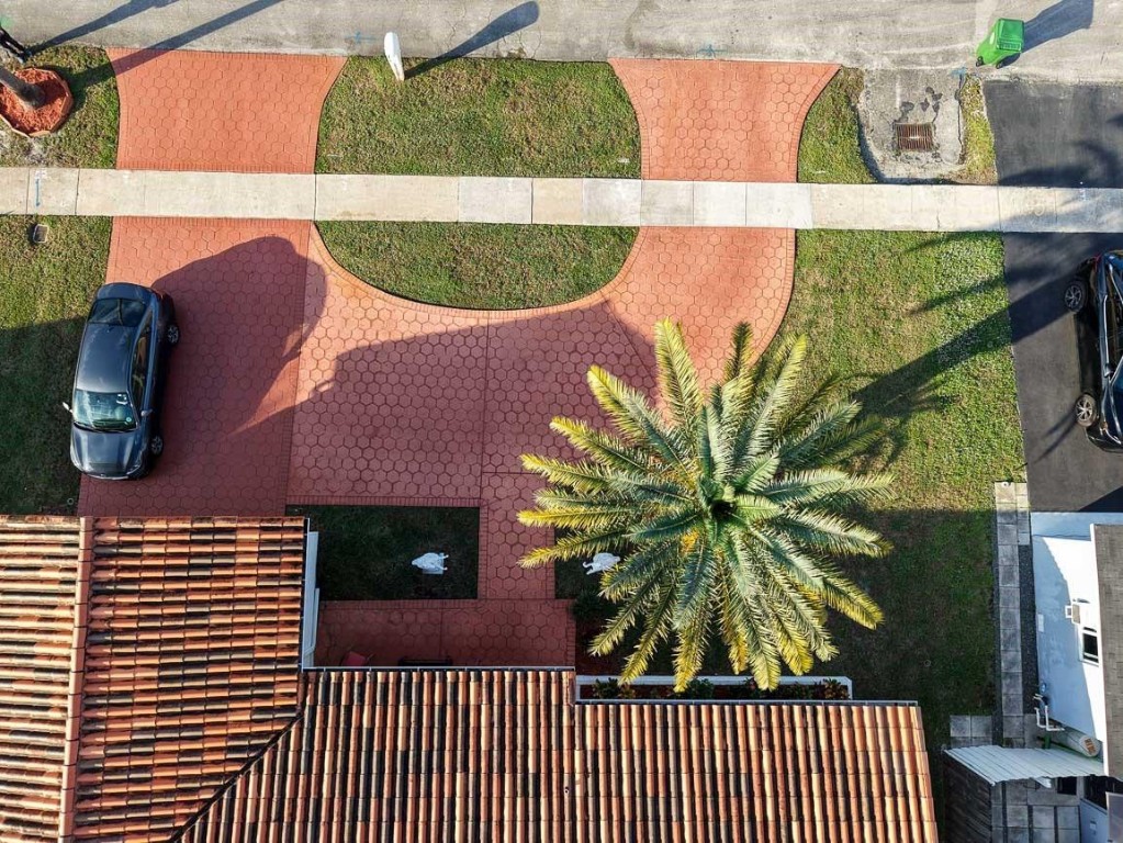 Pembroke Lakes Sec 5 94-1 - Residential