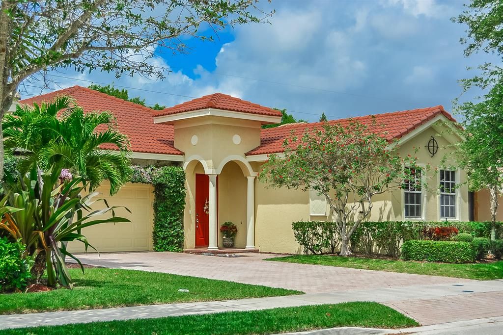 Photo of 110 Via Rosina, Jupiter, FL 33458 (MLS # R10820531)