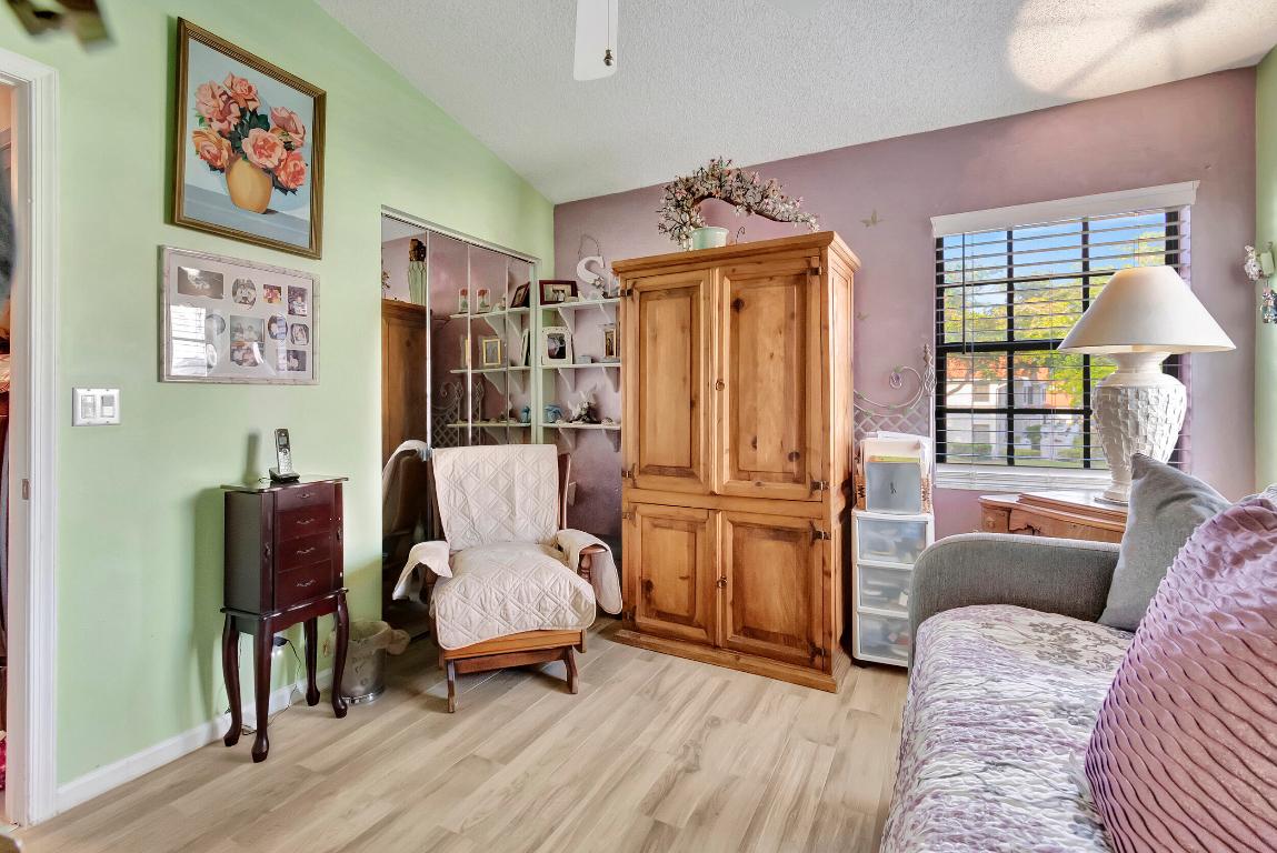 SUN VALLEY EAST CONDO - Residential