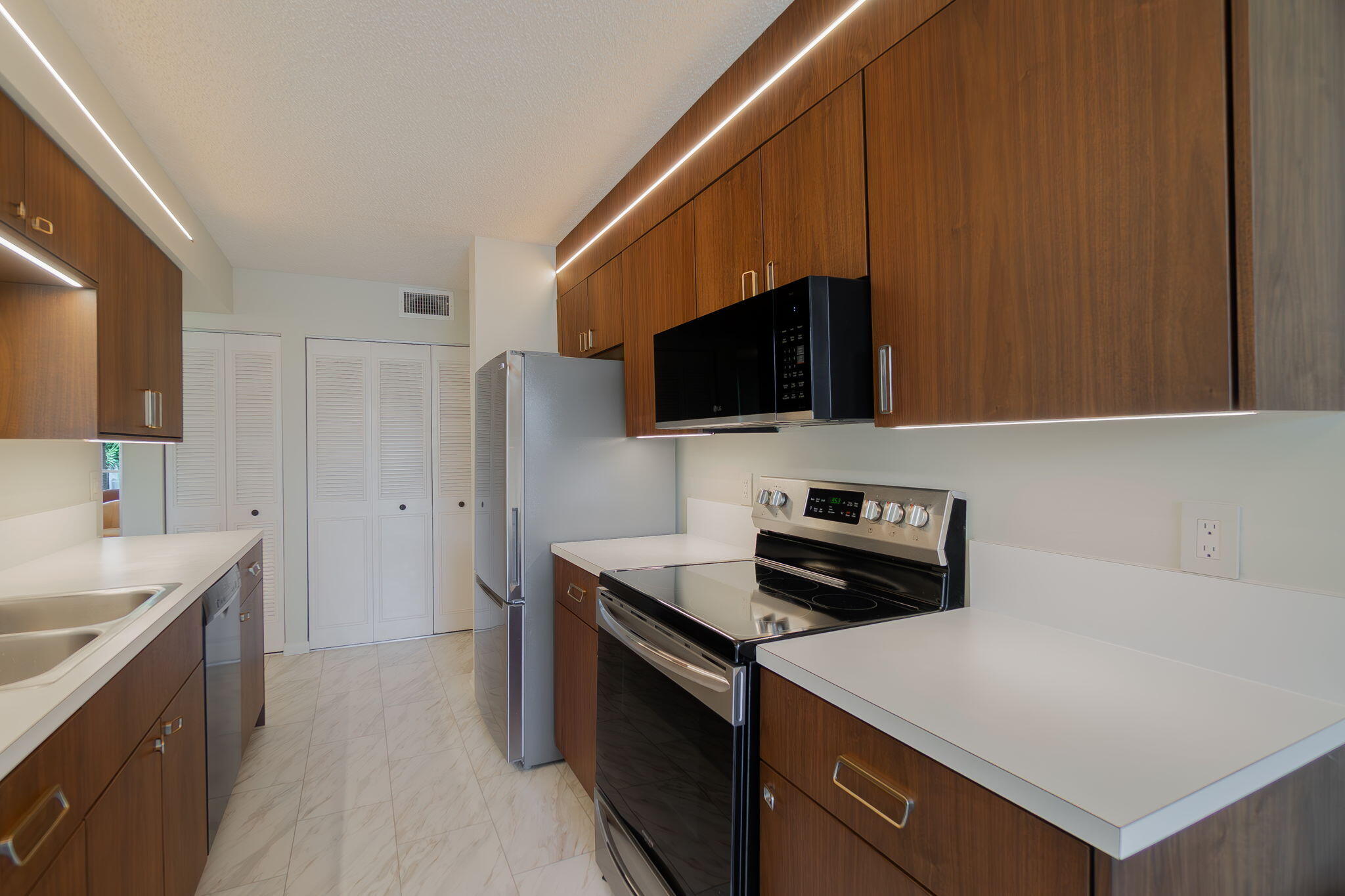 HALF MOON BAY CONDO - Residential