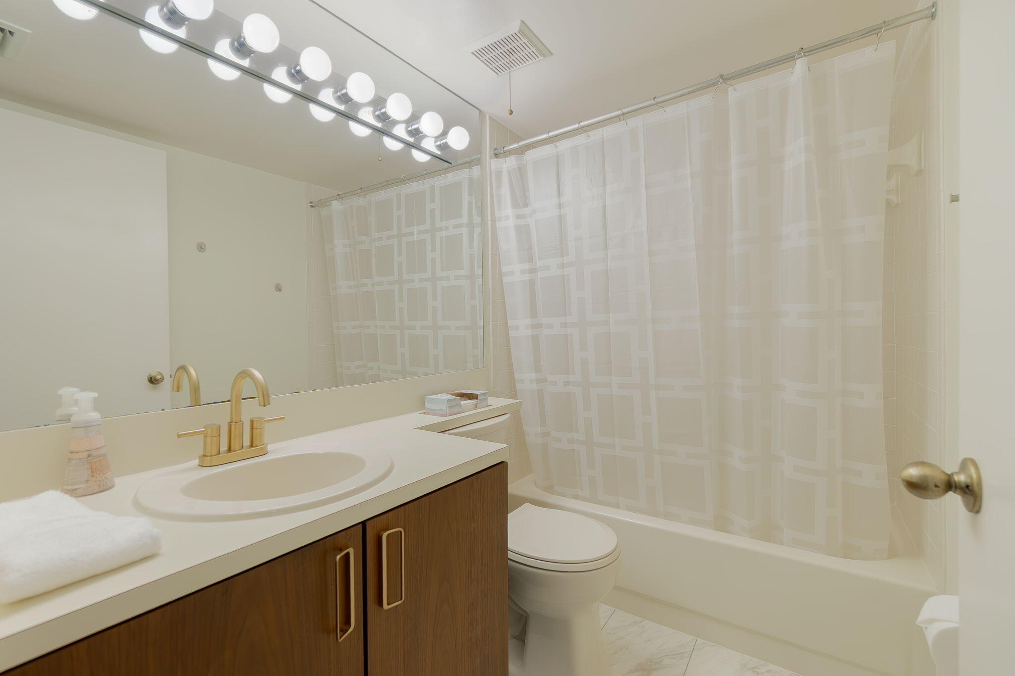 HALF MOON BAY CONDO - Residential