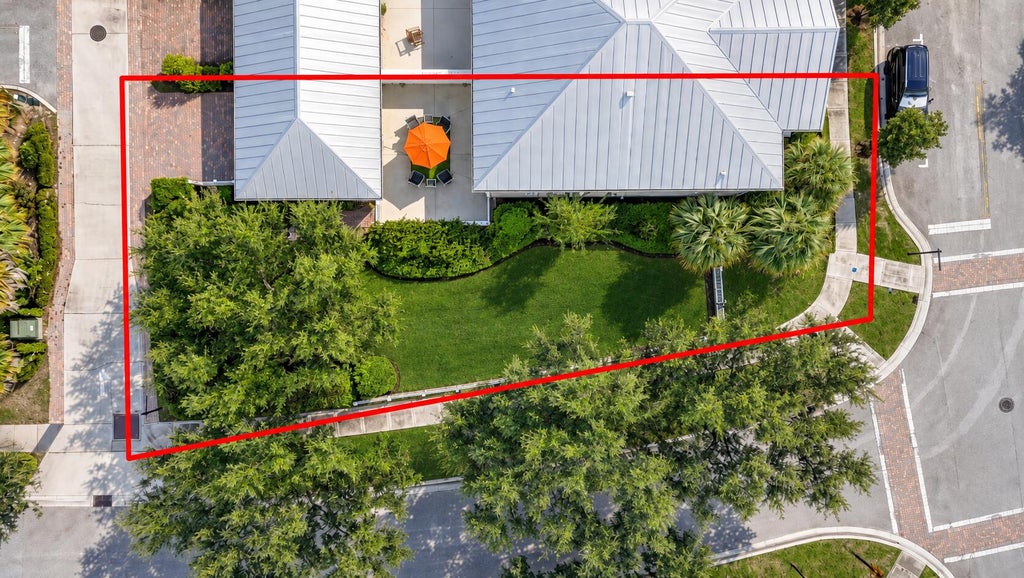 Photo of 1043 Key Largo Street, Jupiter, FL 33458 (MLS # B26088750)