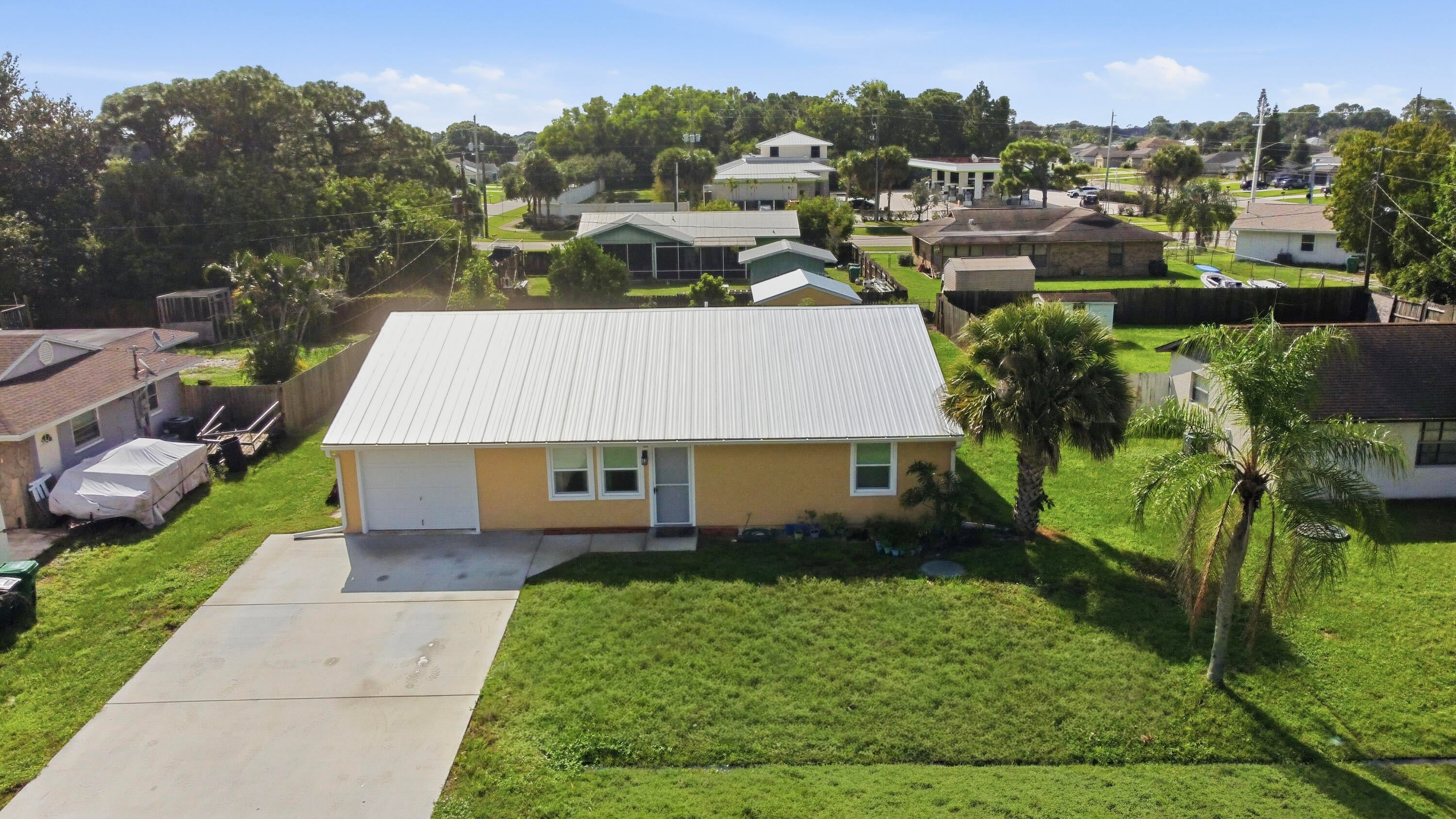 874 SW Canary Terrace