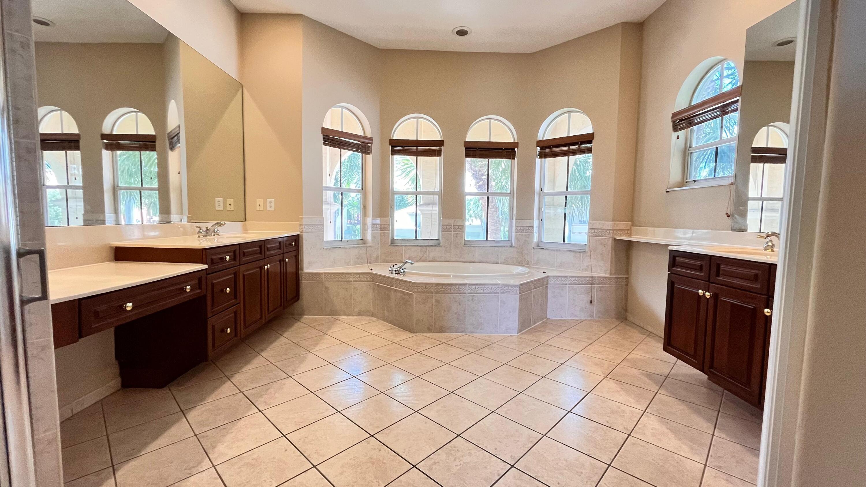 9546 Worswick Court