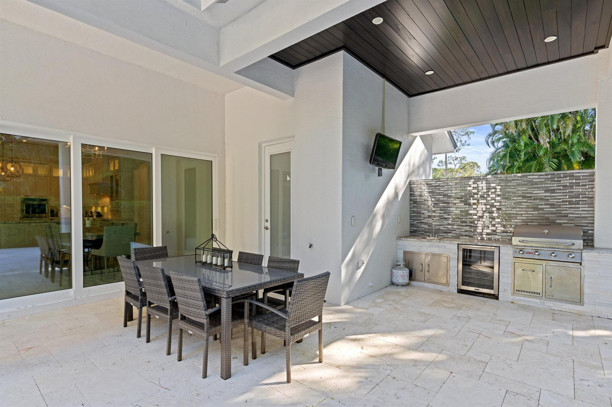 LOXAHATCHEE GARDENS - Residential