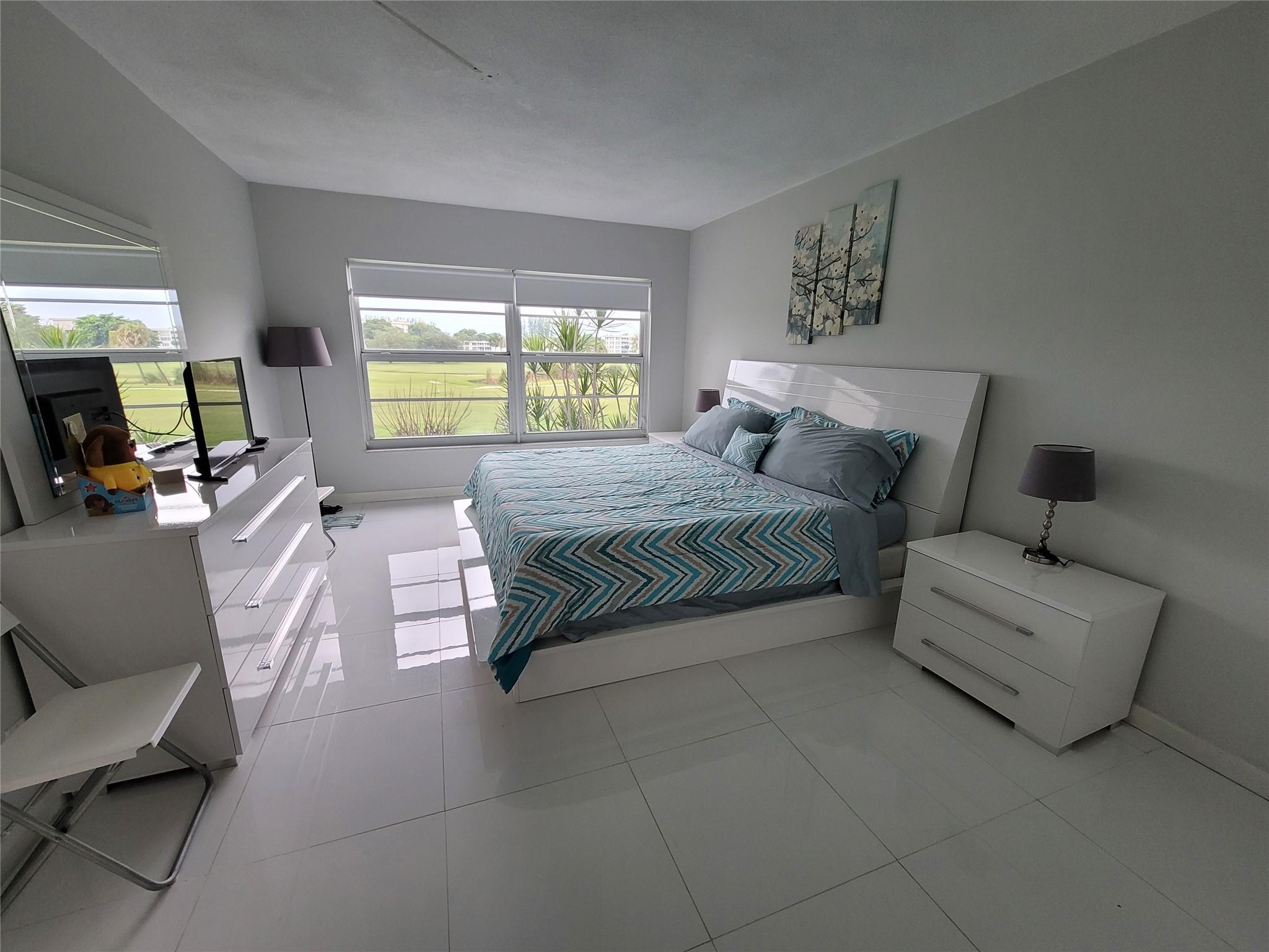 no. 5 Palm-Aire country club - Residential Lease
