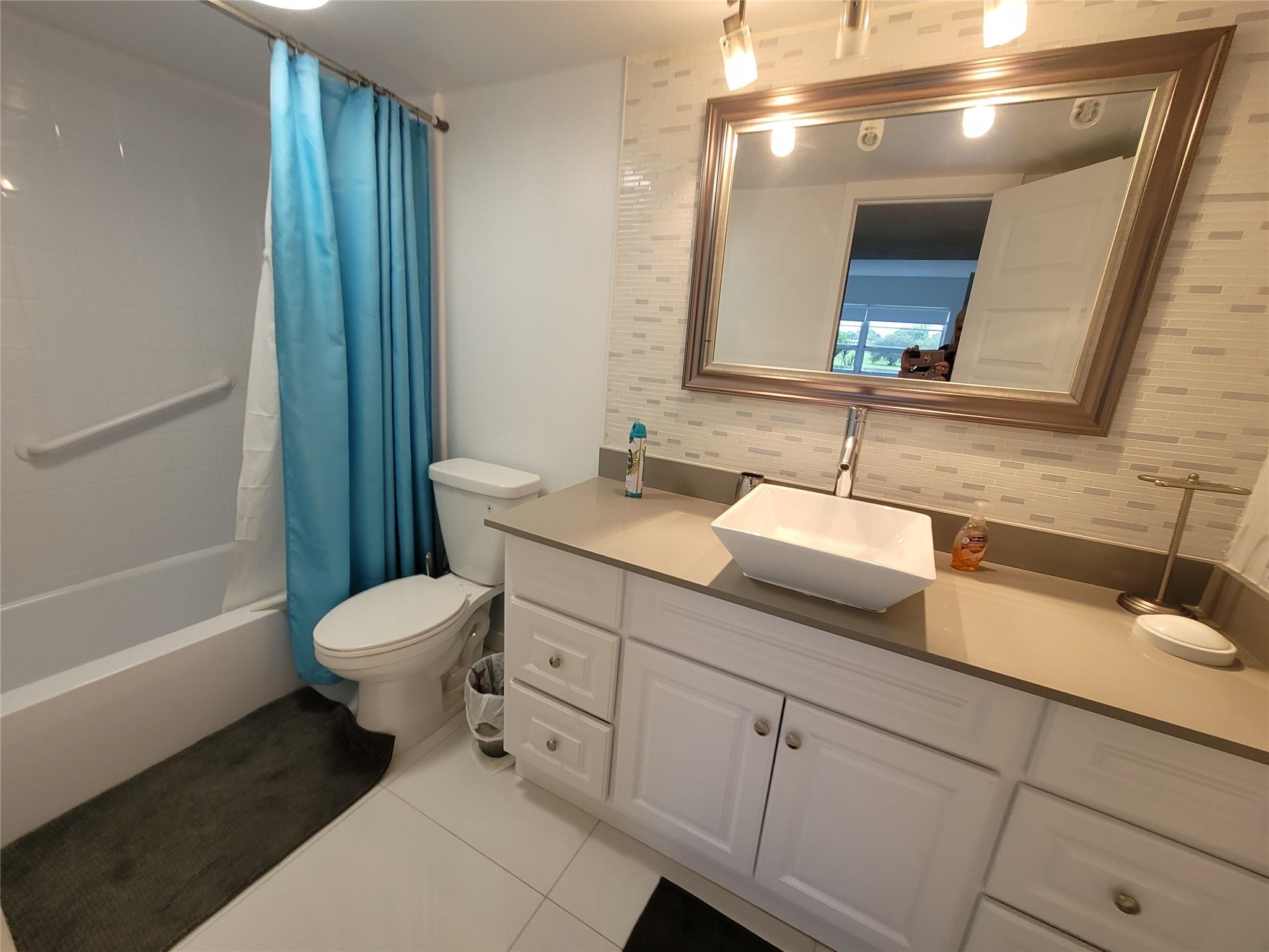 no. 5 Palm-Aire country club - Residential Lease
