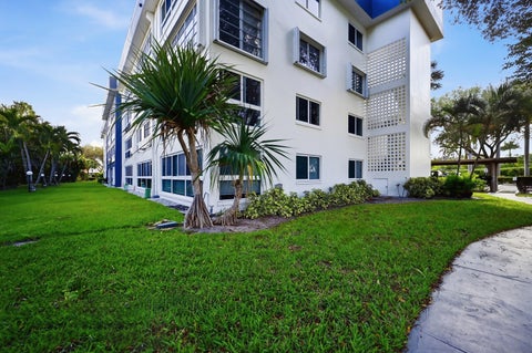 Photo of 3401 Spanish Trail N #148, Delray Beach, FL 33483 (MLS # B26054379)