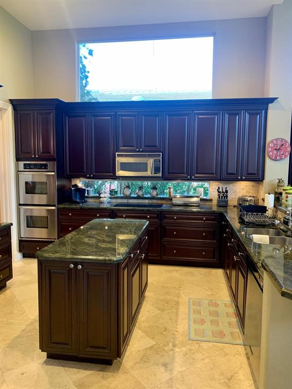 HAMPTONS - Residential