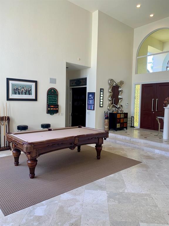 HAMPTONS - Residential