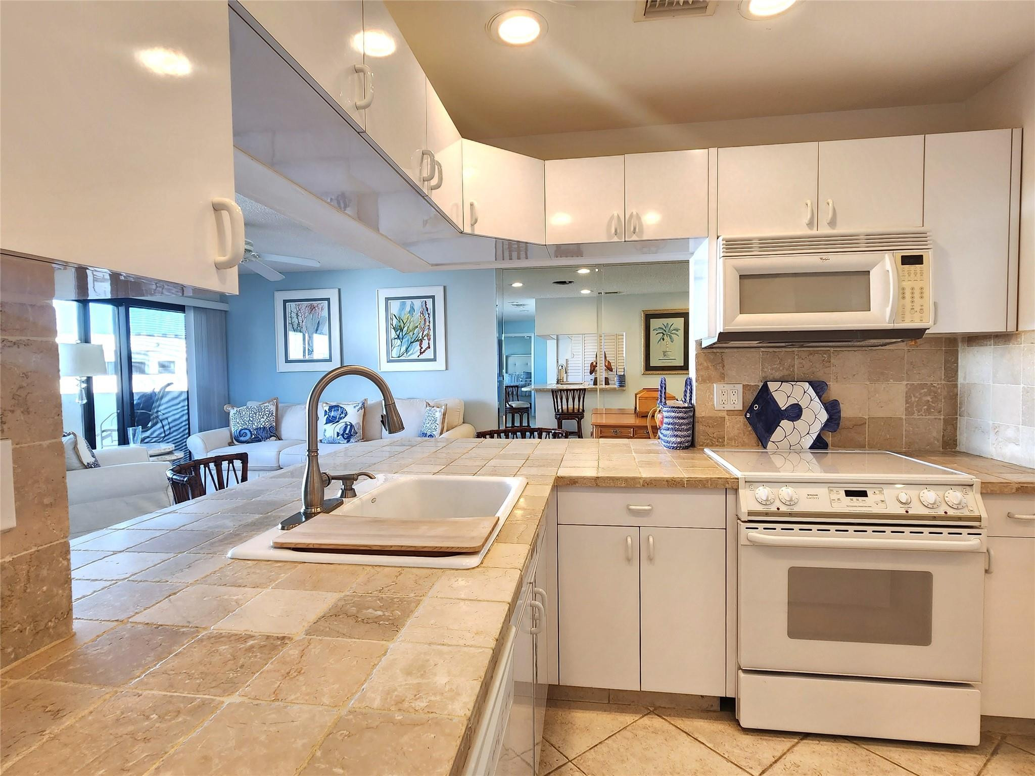 THE BEACH HOUSE - Residential