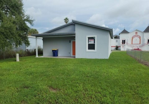 Tiny photo for 803 Avenue B, Fort Pierce, FL 34950 (MLS # B26091040)