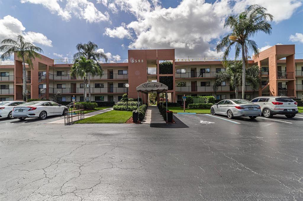 Photo of 5598 Witney Drive #210, Delray Beach, FL 33484 (MLS # R10783841)