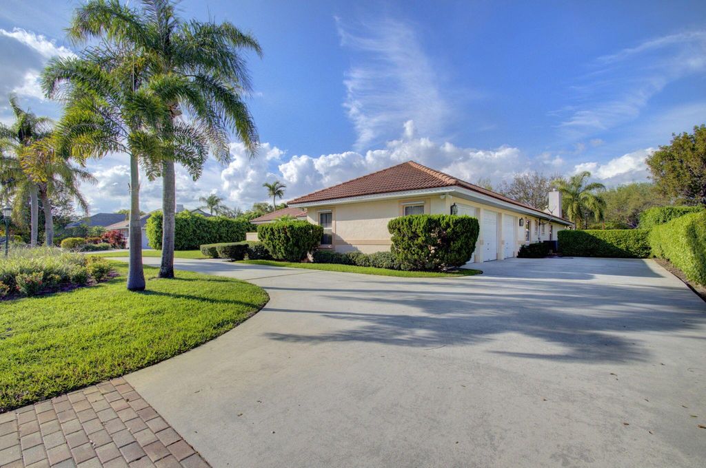 Photo of 4379 Saint Andrews Drive, Boynton Beach, FL 33436 (MLS # R11066809)