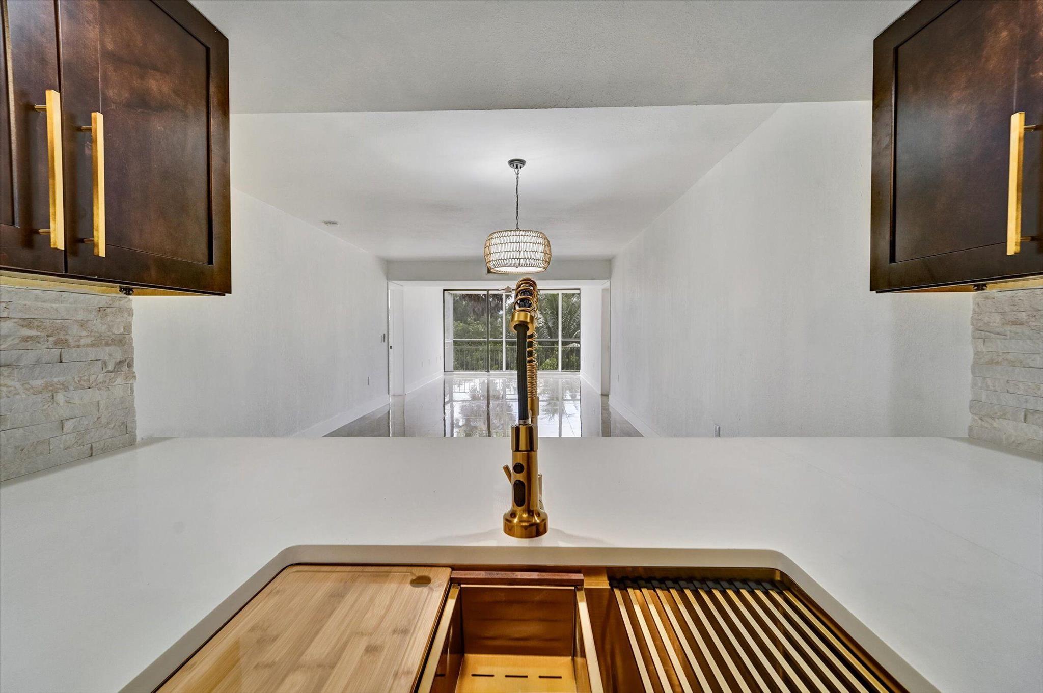 6181 Balboa Circle 303