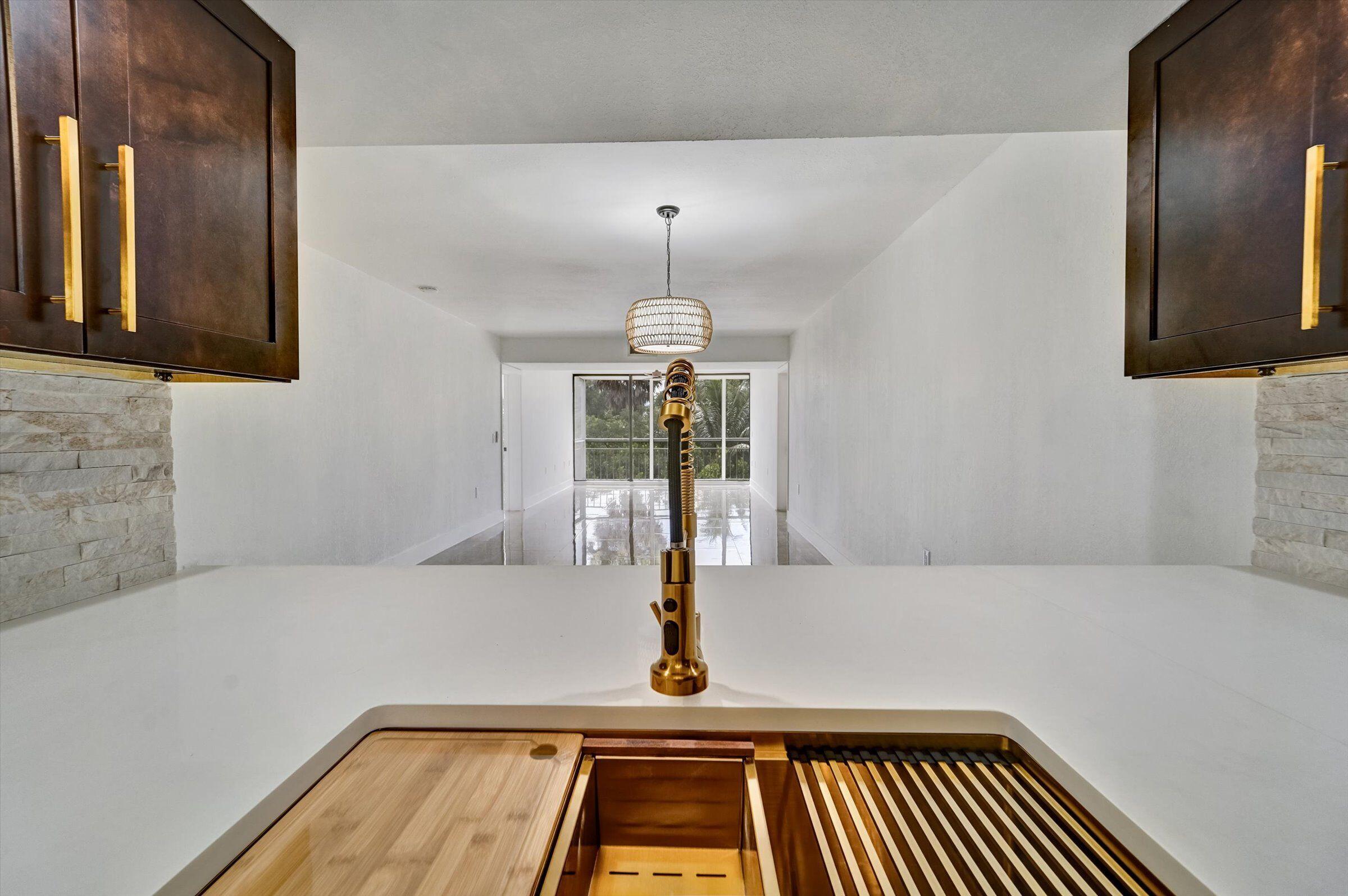 6181 Balboa Circle 303