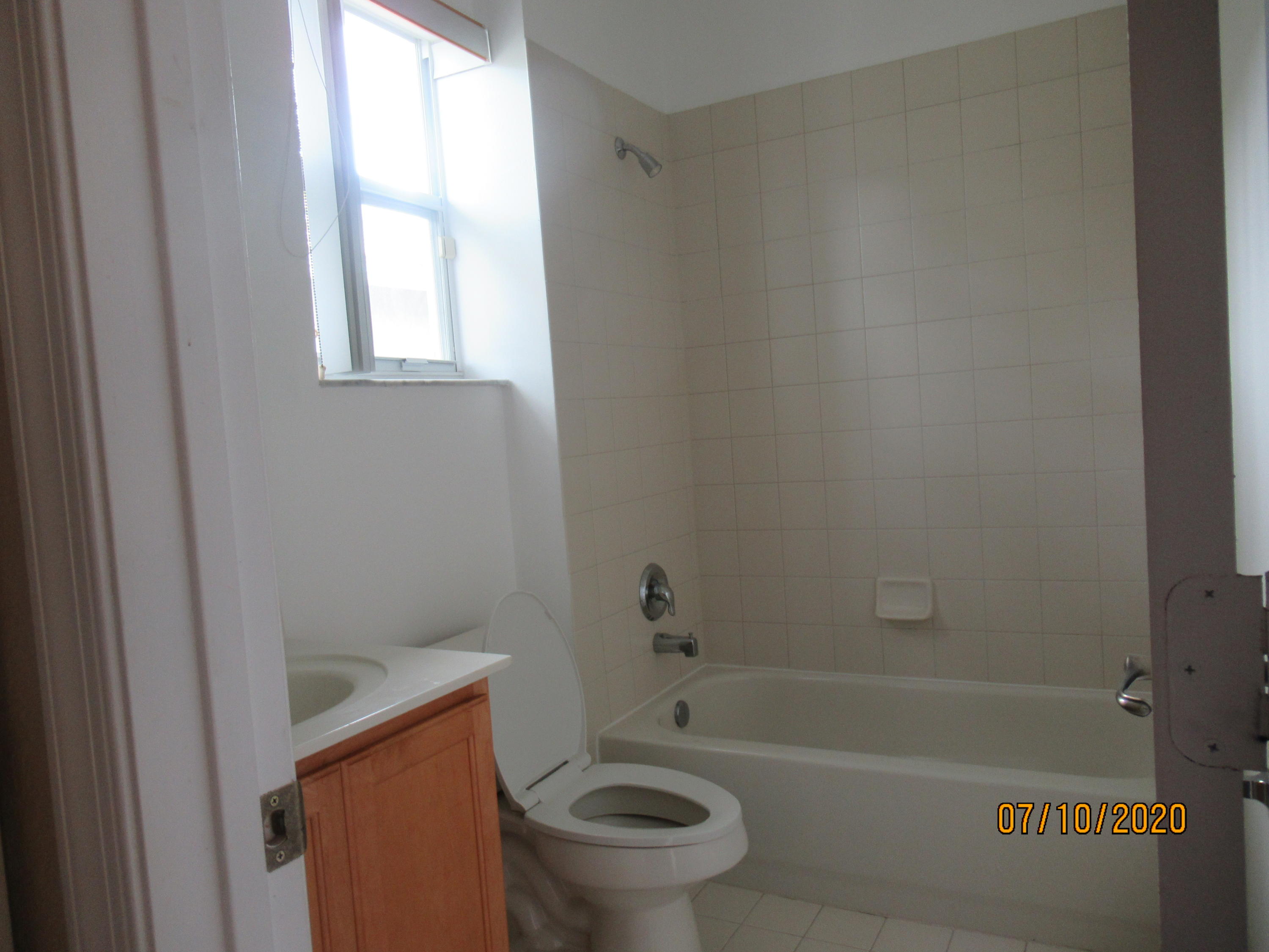 THOUSAND OAKS - Residential Lease