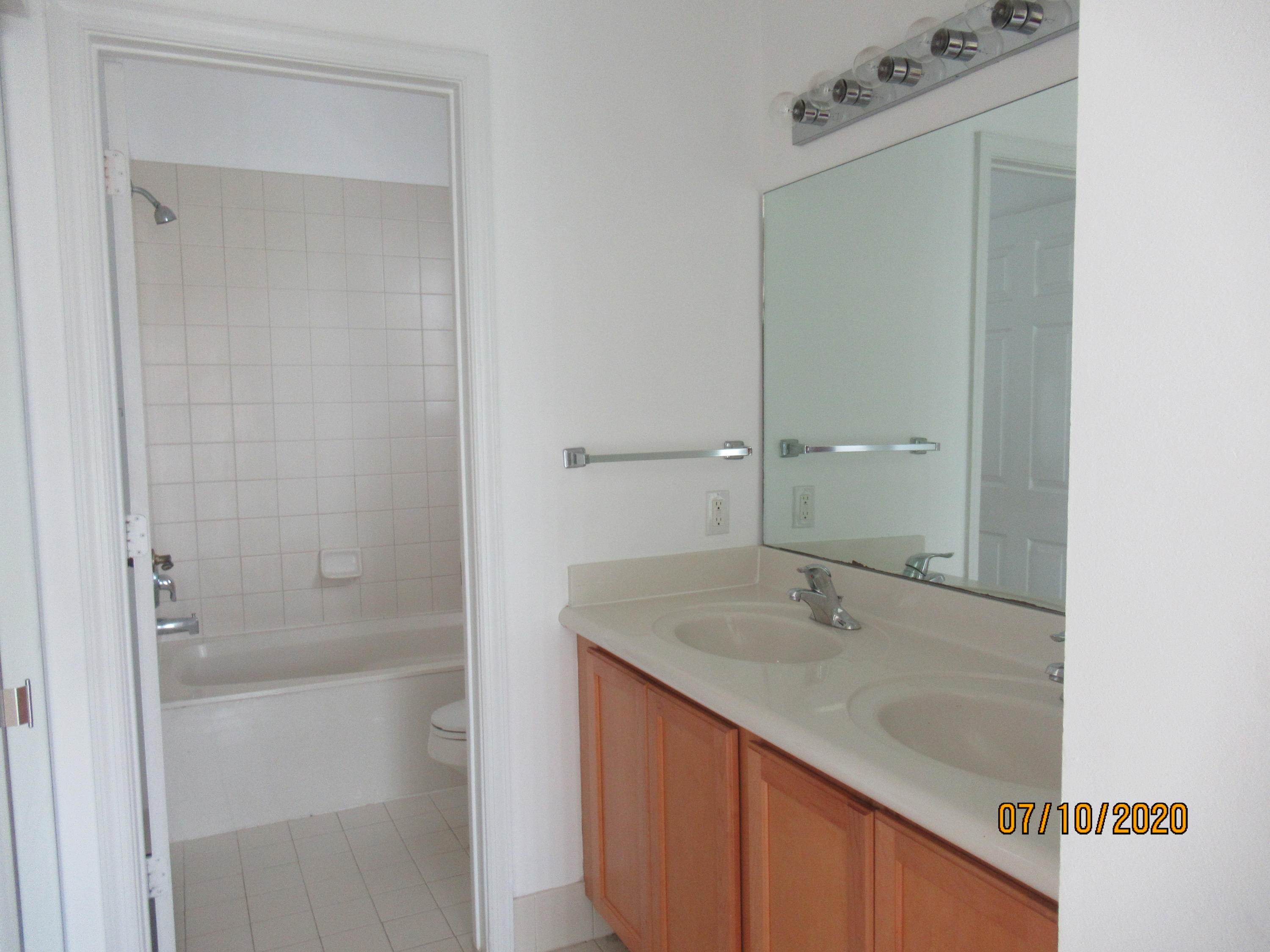 THOUSAND OAKS - Residential Lease