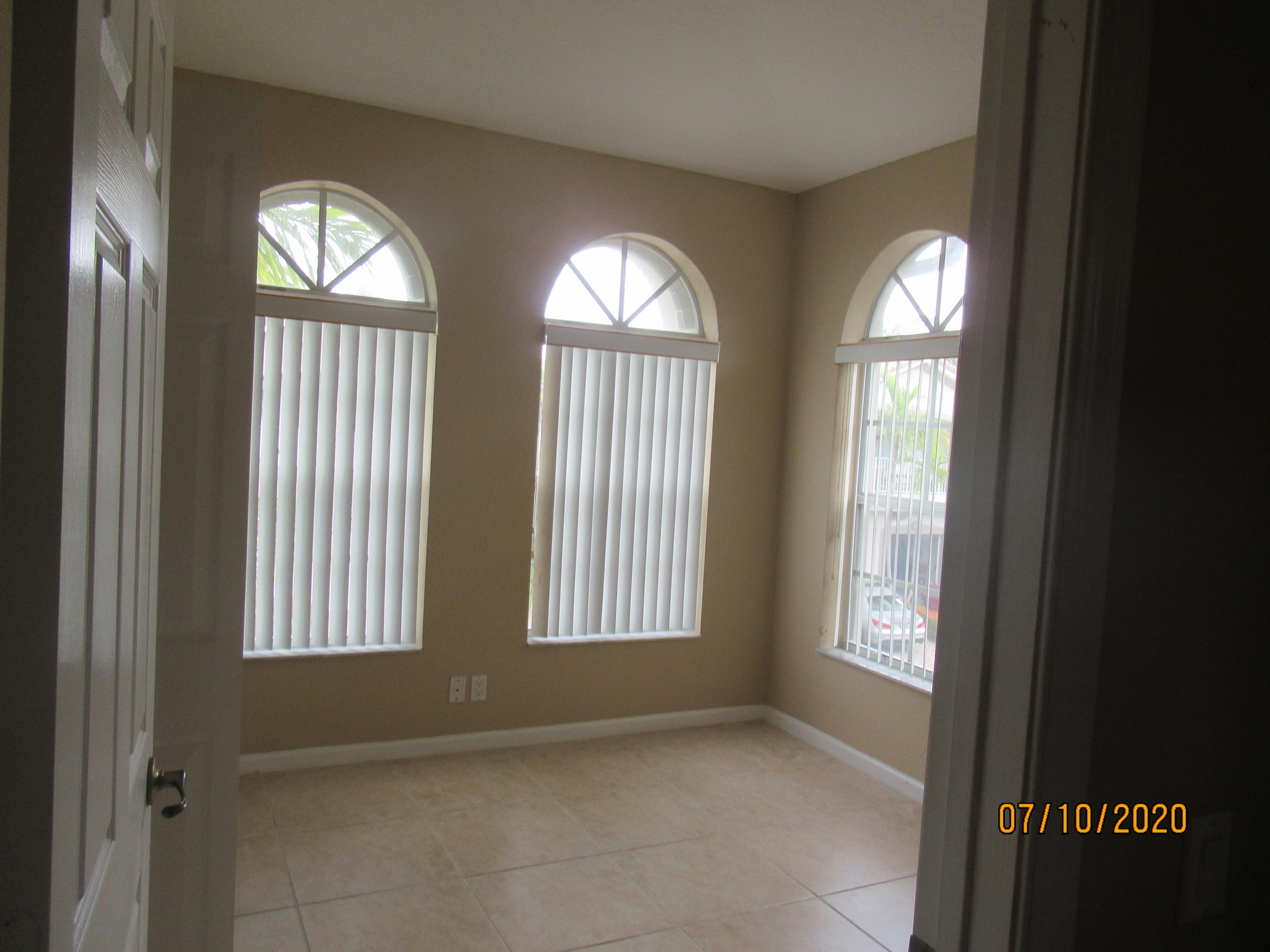 THOUSAND OAKS - Residential Lease