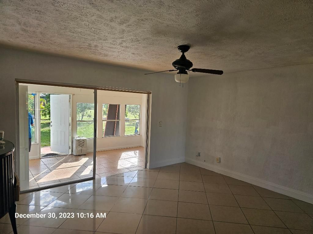 Photo of 302 SE Verada Avenue, Port Saint Lucie, FL 34983 (MLS # R10948913)