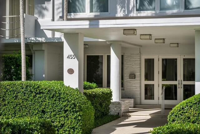 LAKE DRIVE CO-OP APTS INC - Residential