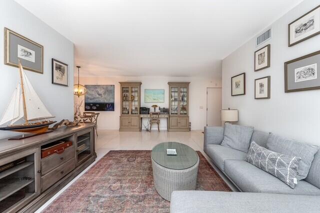 LAKE DRIVE CO-OP APTS INC - Residential