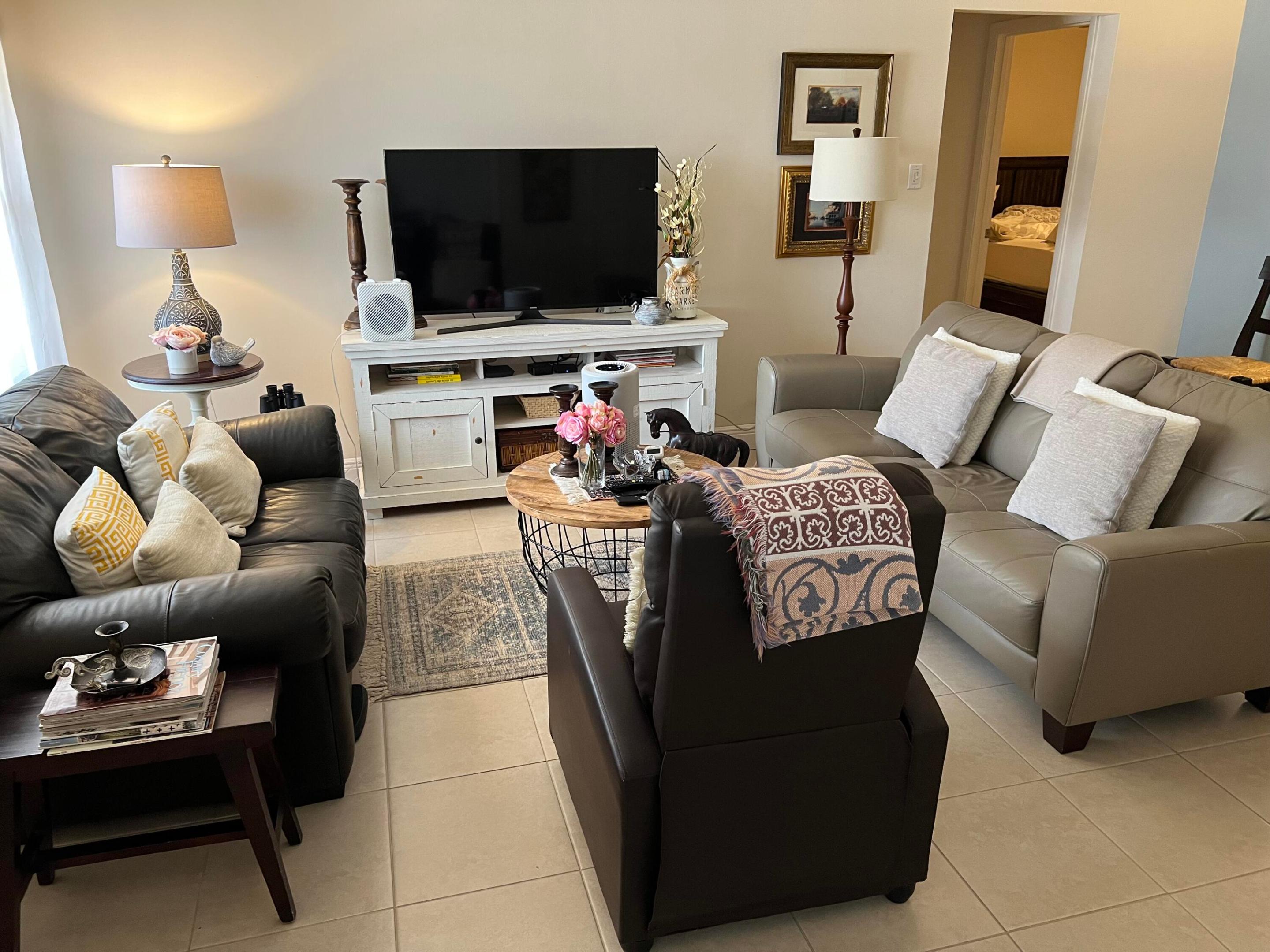 VILLAGES OF WOODLAKE 2 - Residential