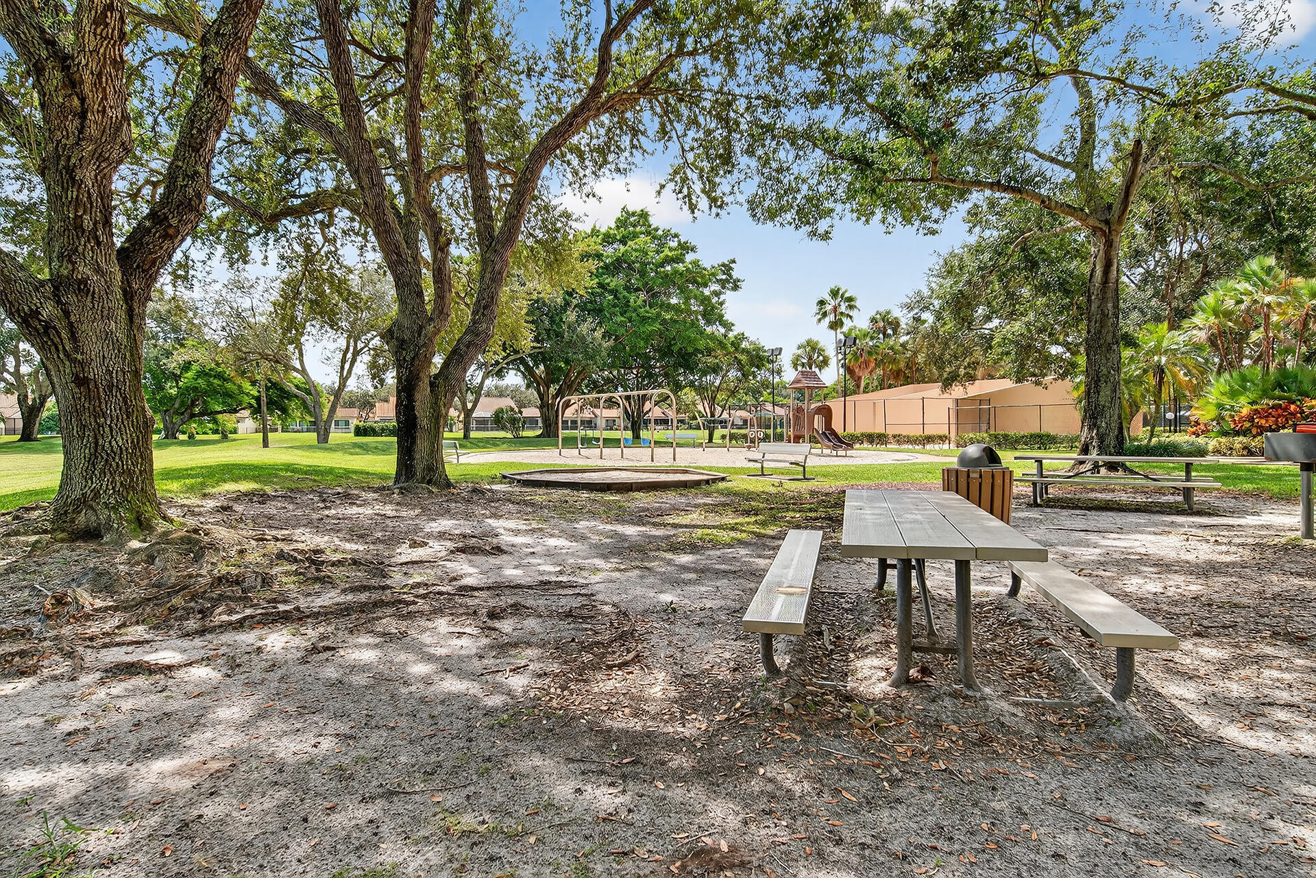 VILLAGE OF SANDALWOOD LAKES SOUTH - Residential Lease