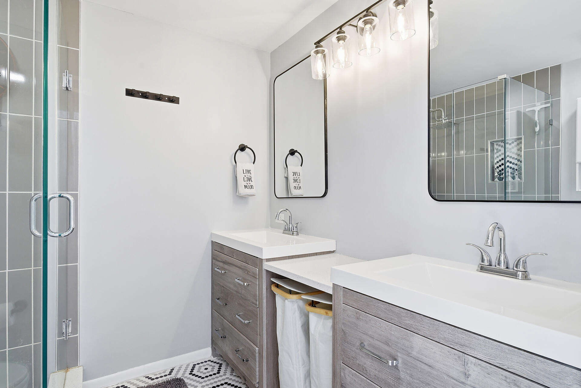 VILLAGE OF SANDALWOOD LAKES SOUTH - Residential Lease