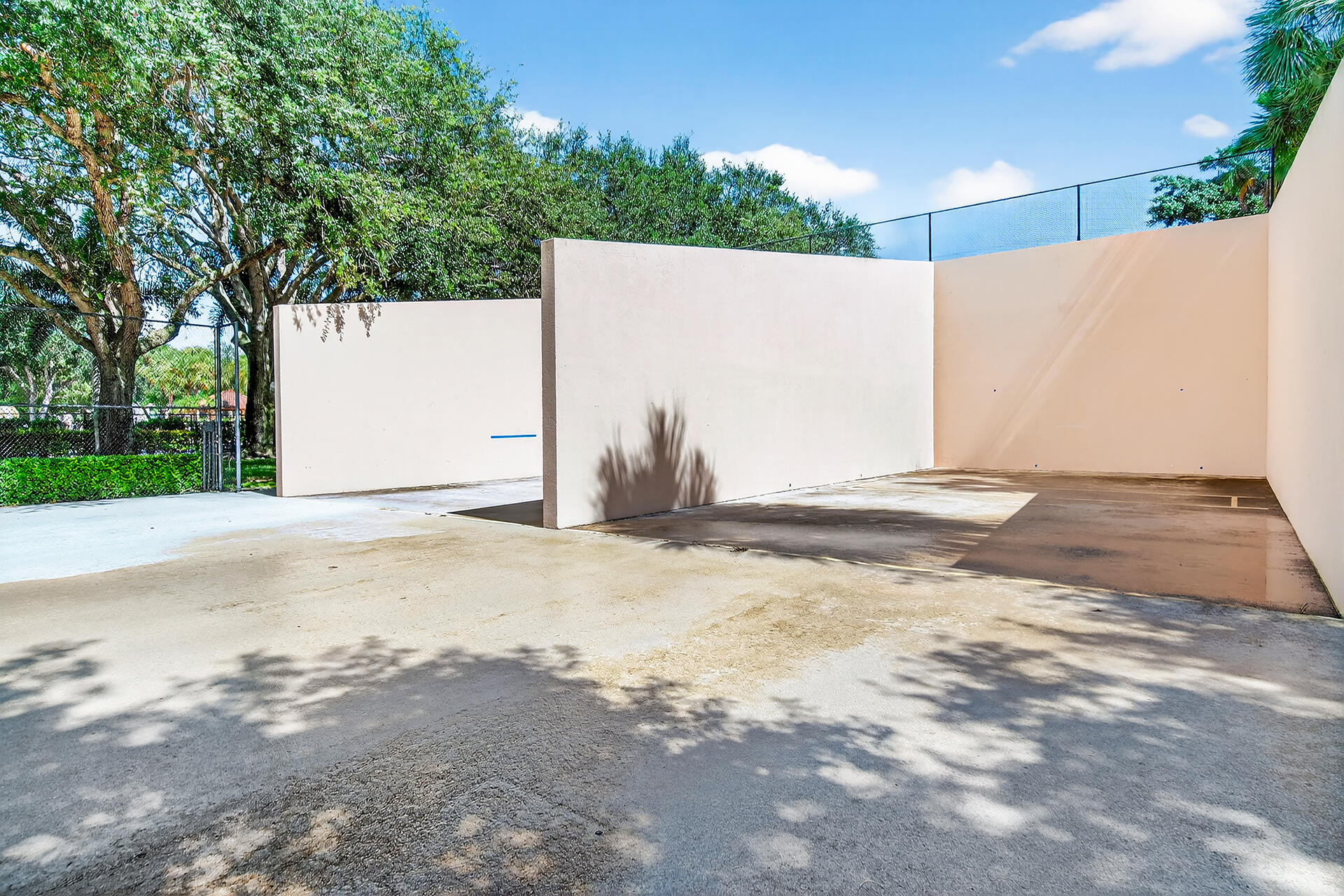 VILLAGE OF SANDALWOOD LAKES SOUTH - Residential Lease