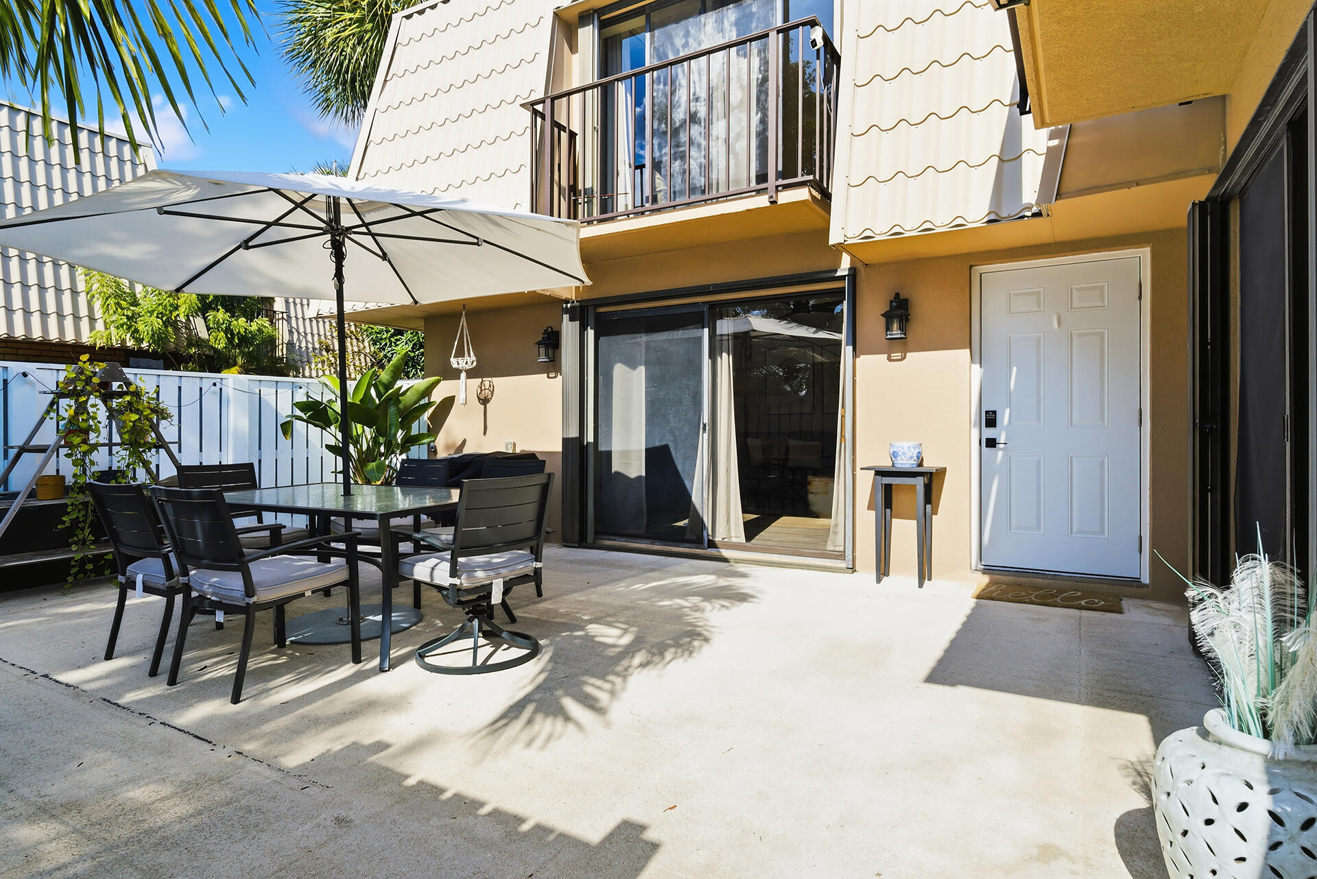 VILLAGE OF SANDALWOOD LAKES SOUTH - Residential Lease