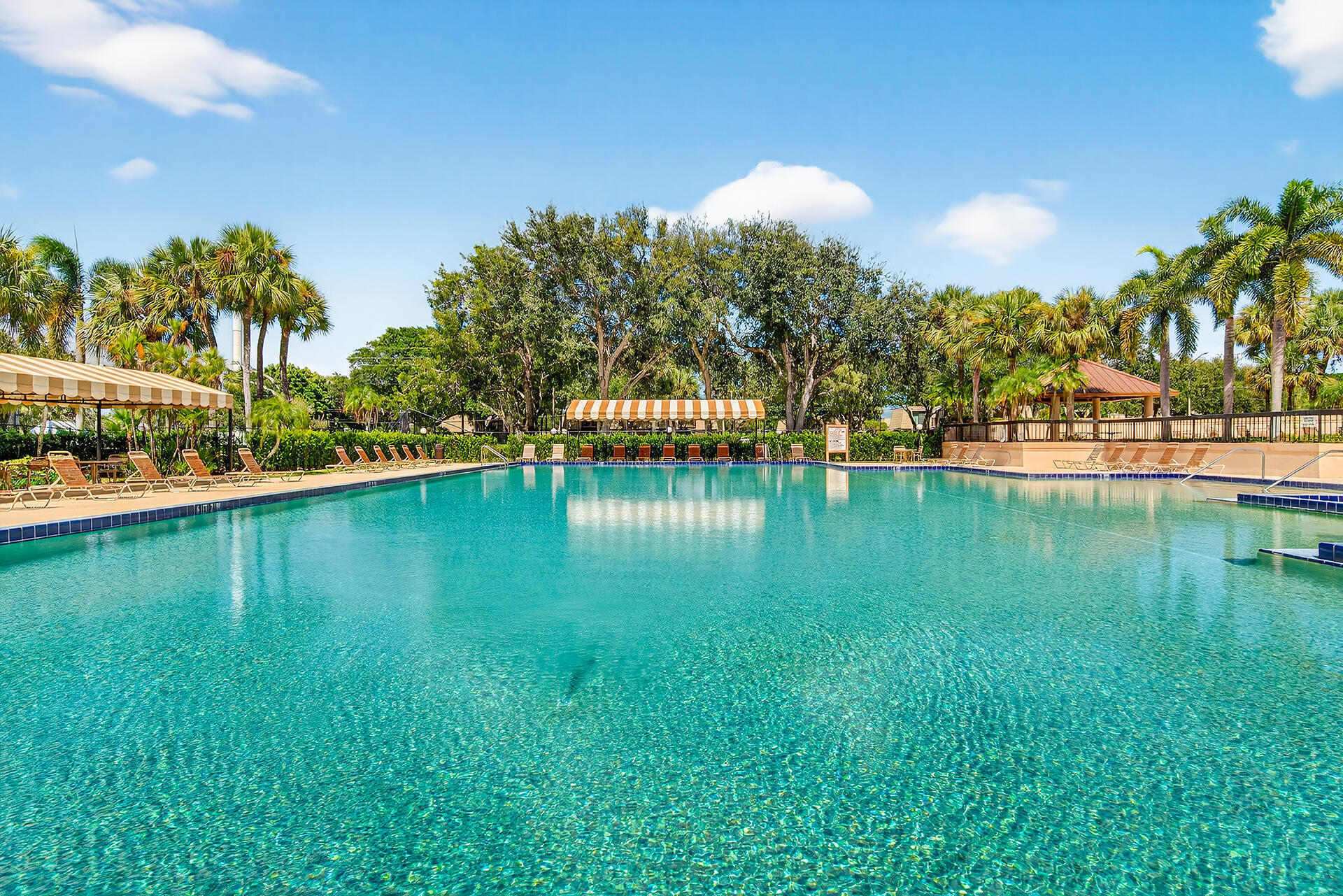 VILLAGE OF SANDALWOOD LAKES SOUTH - Residential Lease