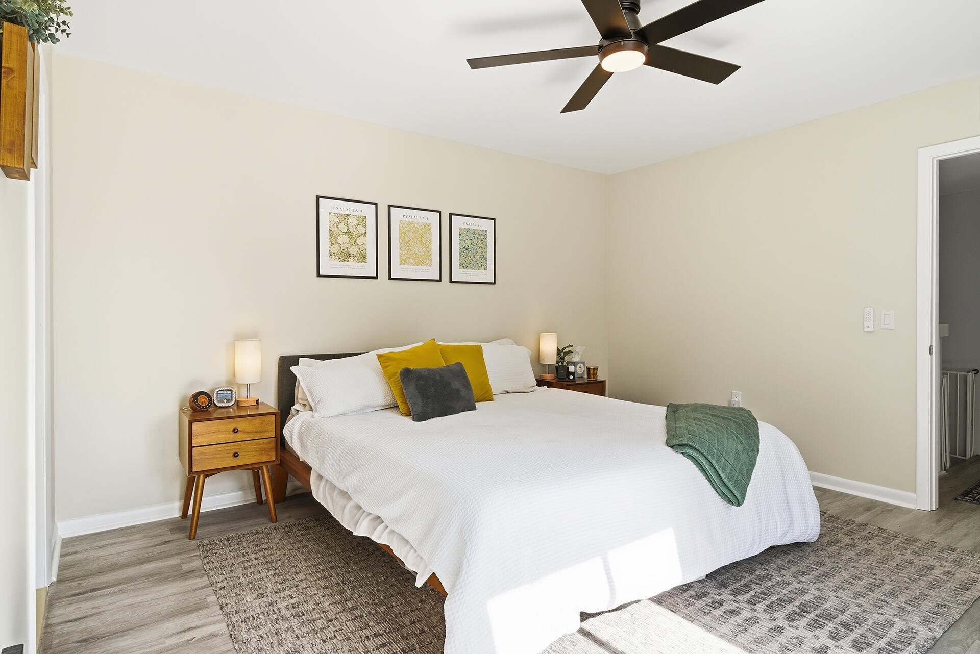 VILLAGE OF SANDALWOOD LAKES SOUTH - Residential Lease