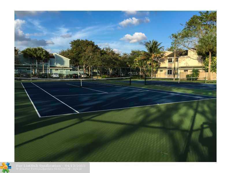 Players Place Townhomes - Residential