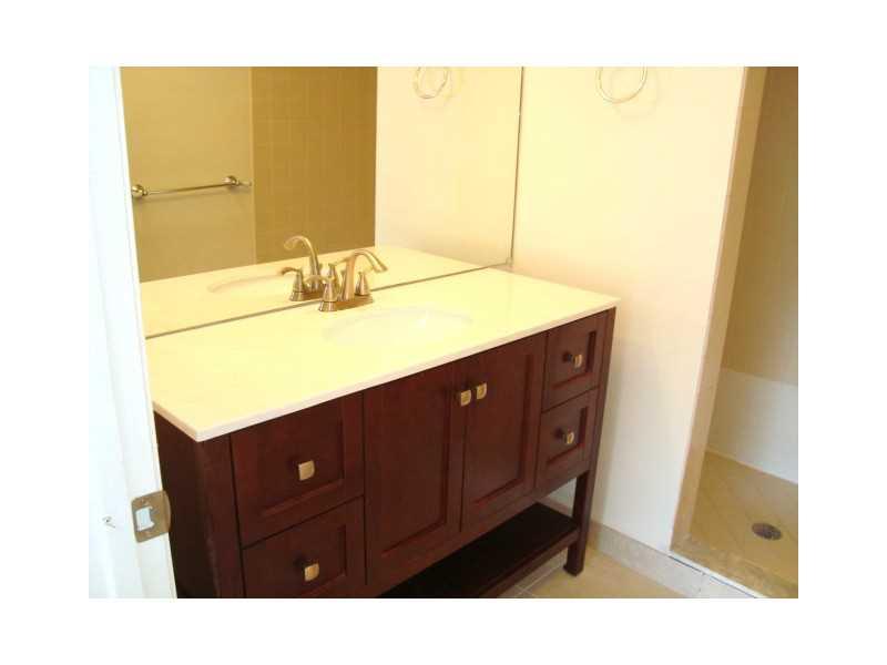 Players Place Townhomes - Residential