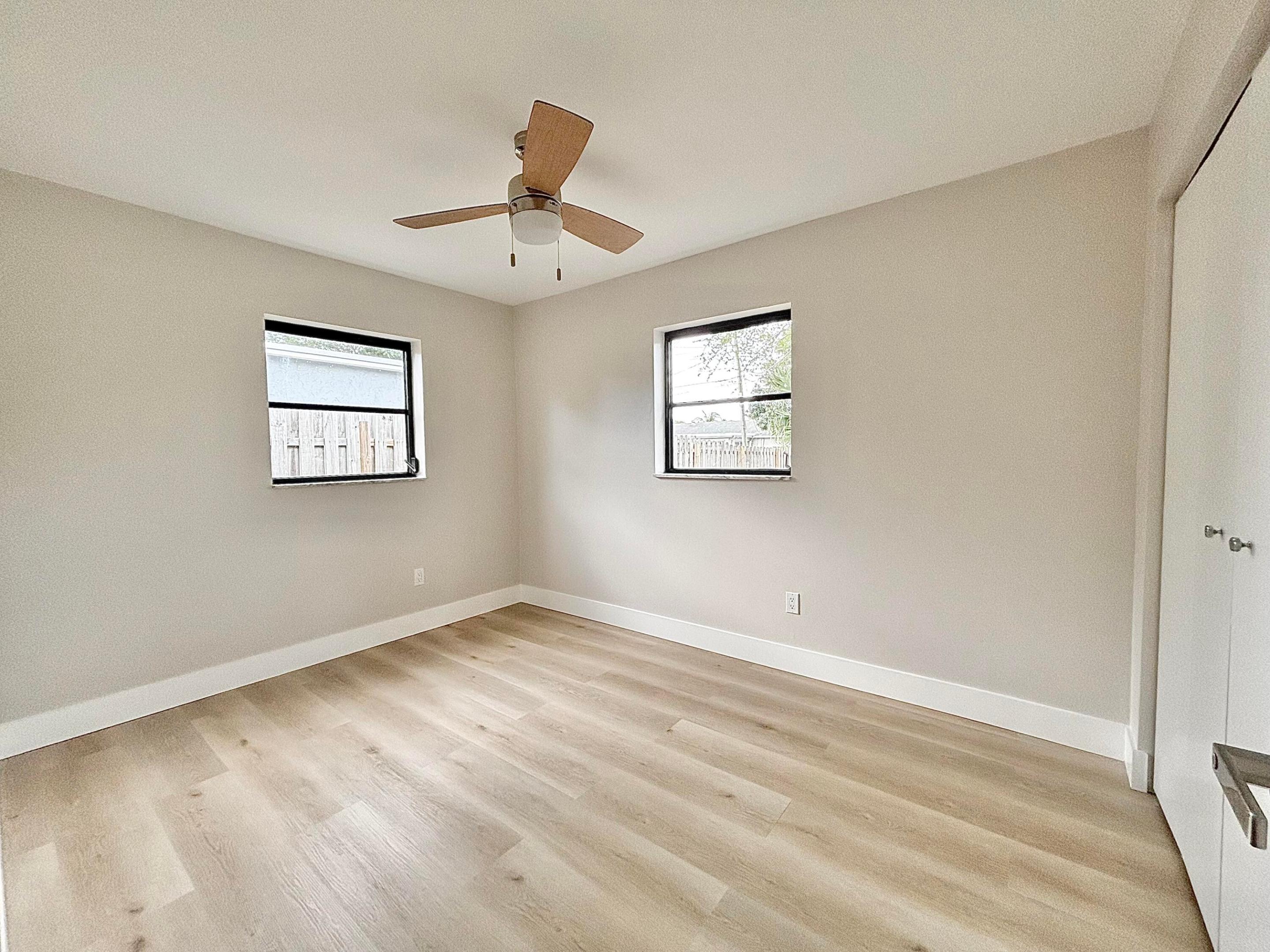 EAST LAKE CLARKE - Residential