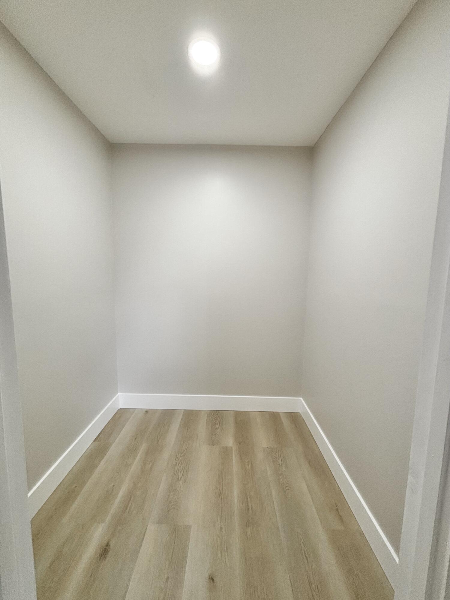 EAST LAKE CLARKE - Residential