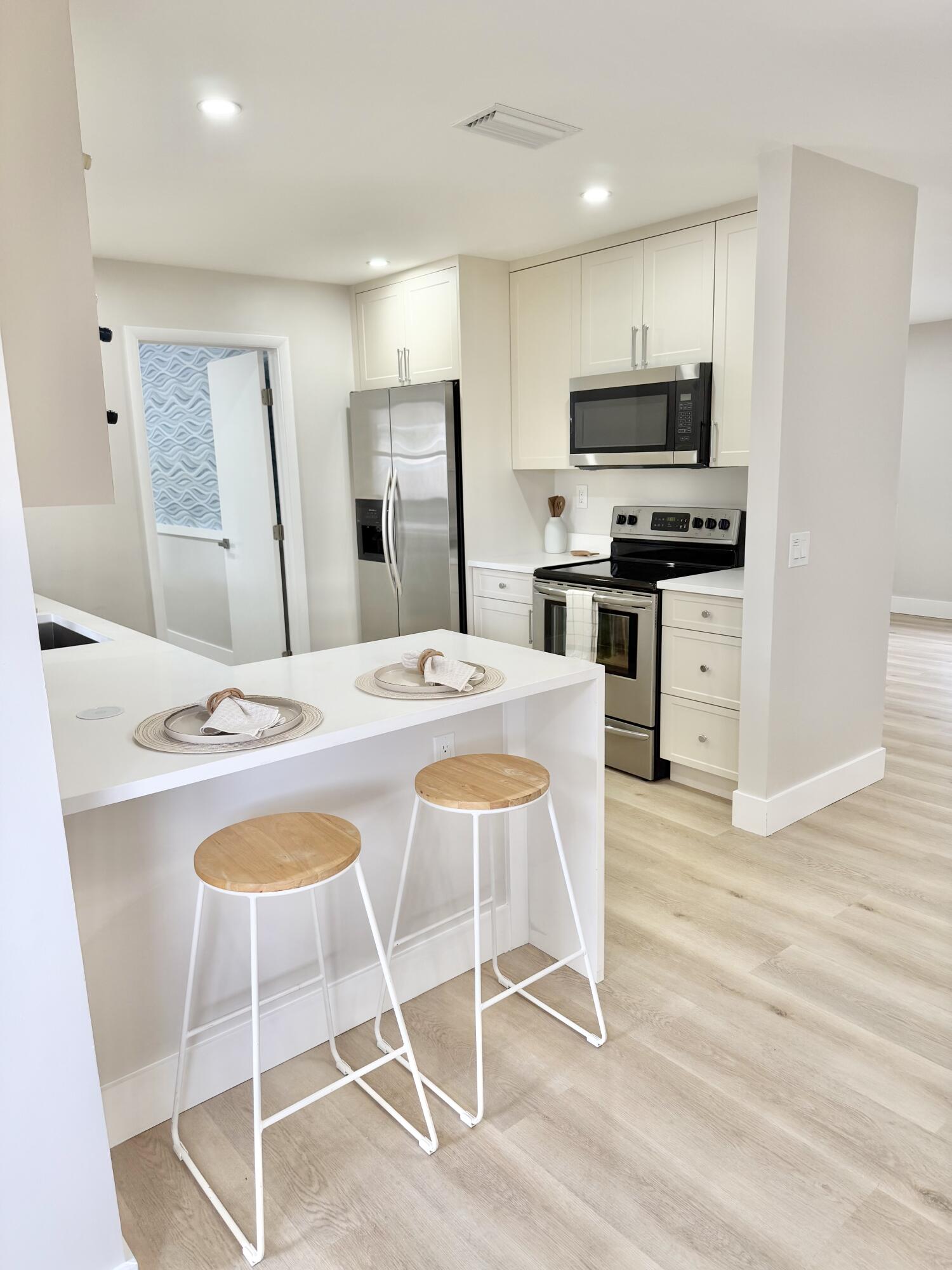 EAST LAKE CLARKE - Residential