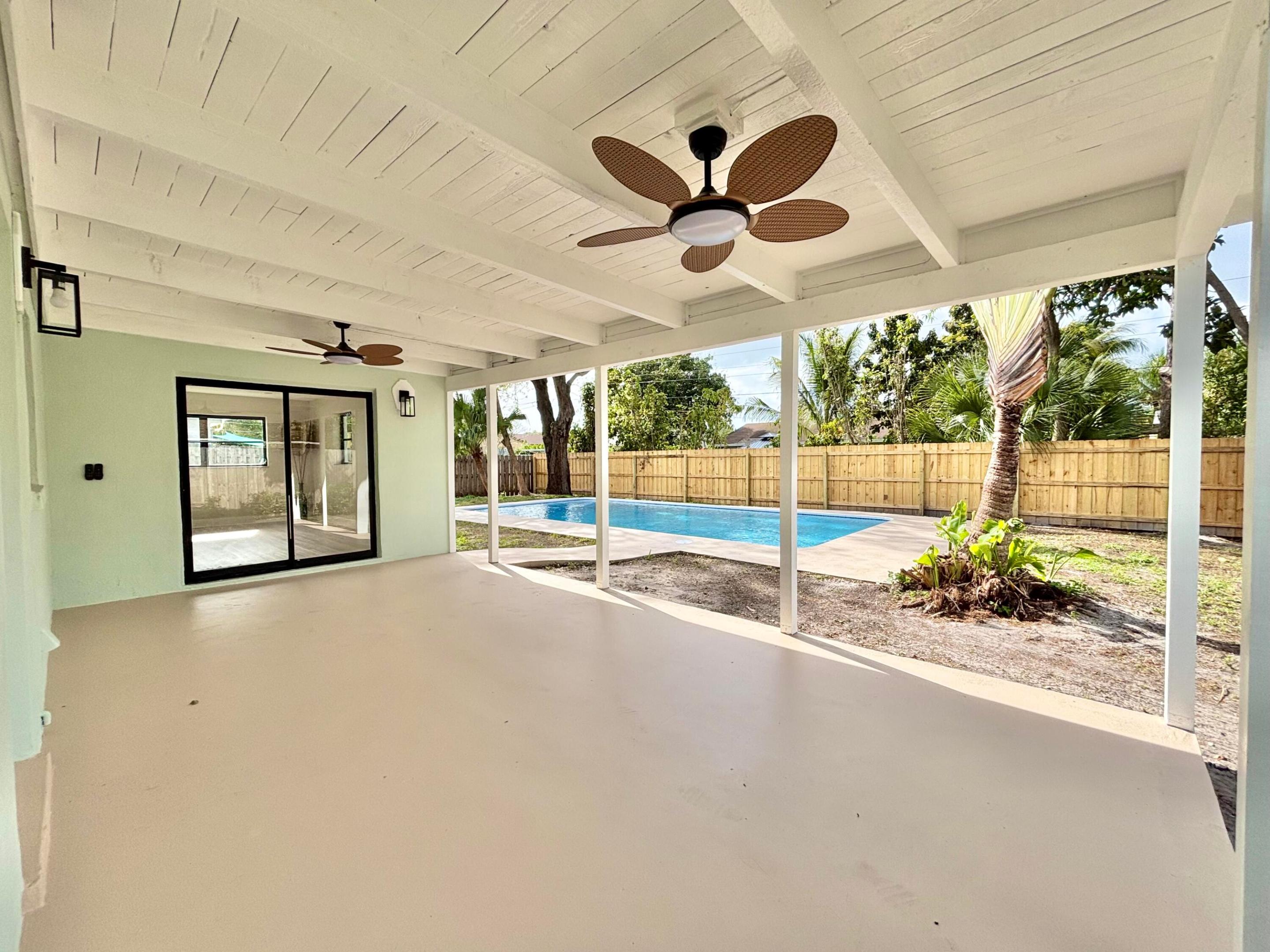 EAST LAKE CLARKE - Residential