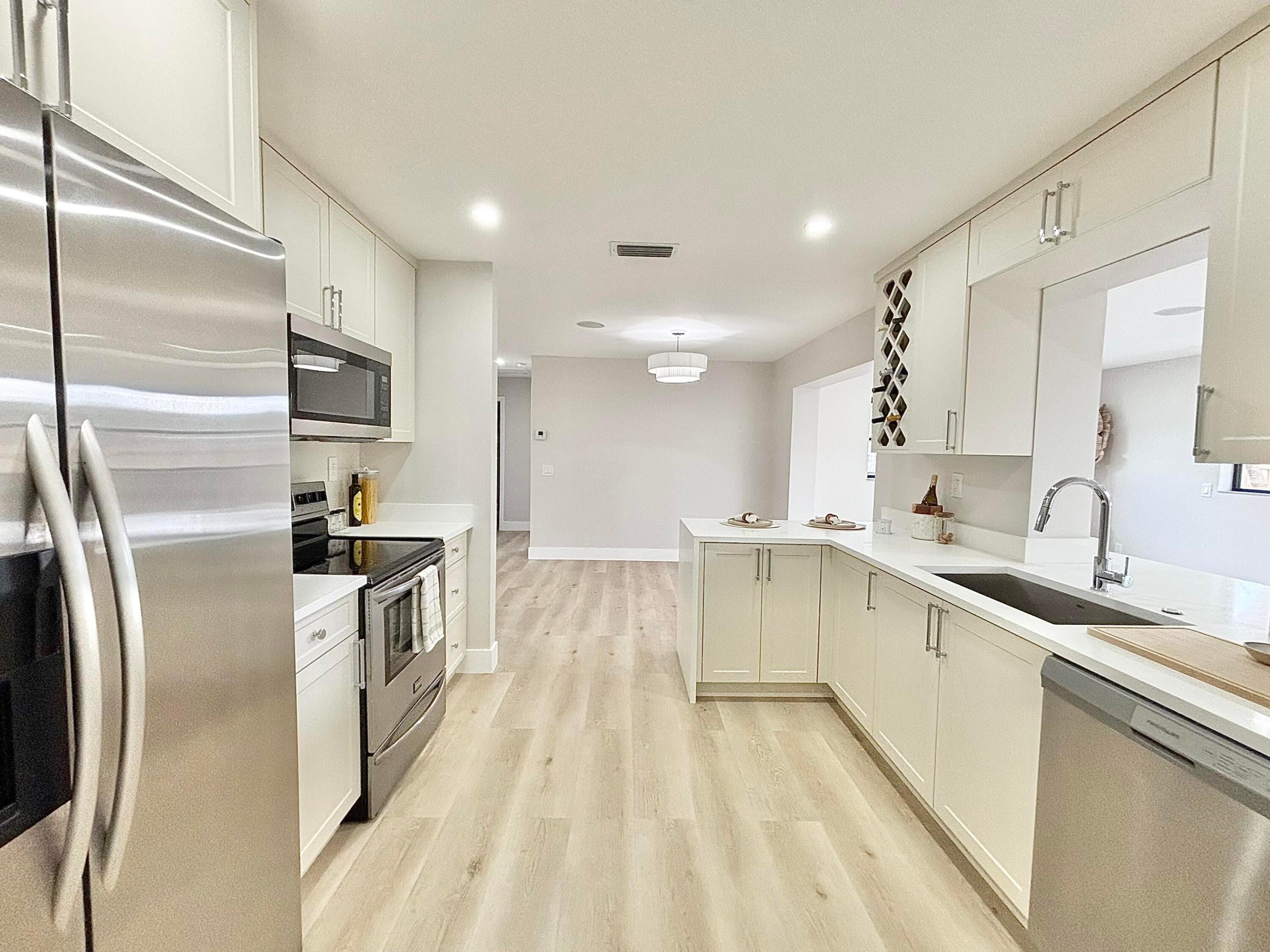 EAST LAKE CLARKE - Residential