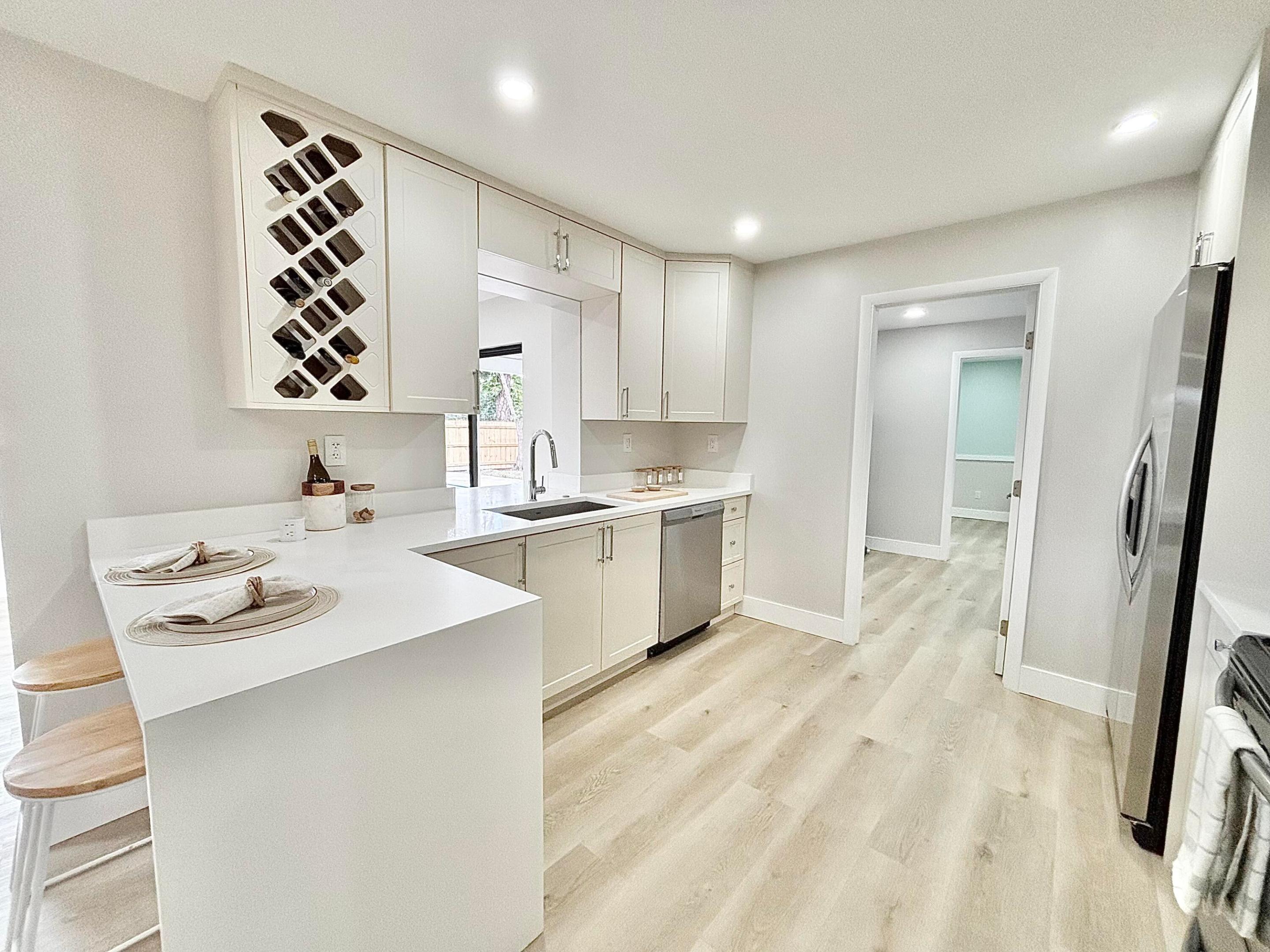 EAST LAKE CLARKE - Residential