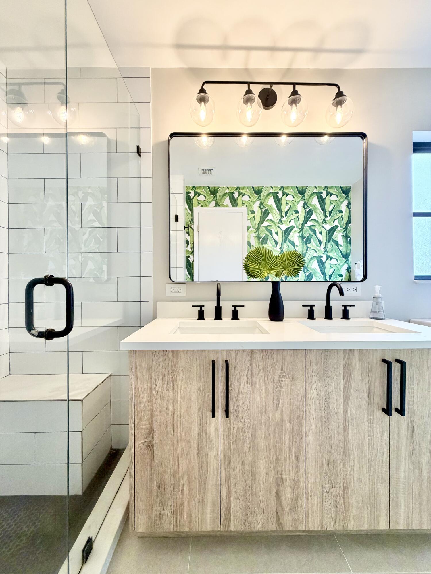 EAST LAKE CLARKE - Residential