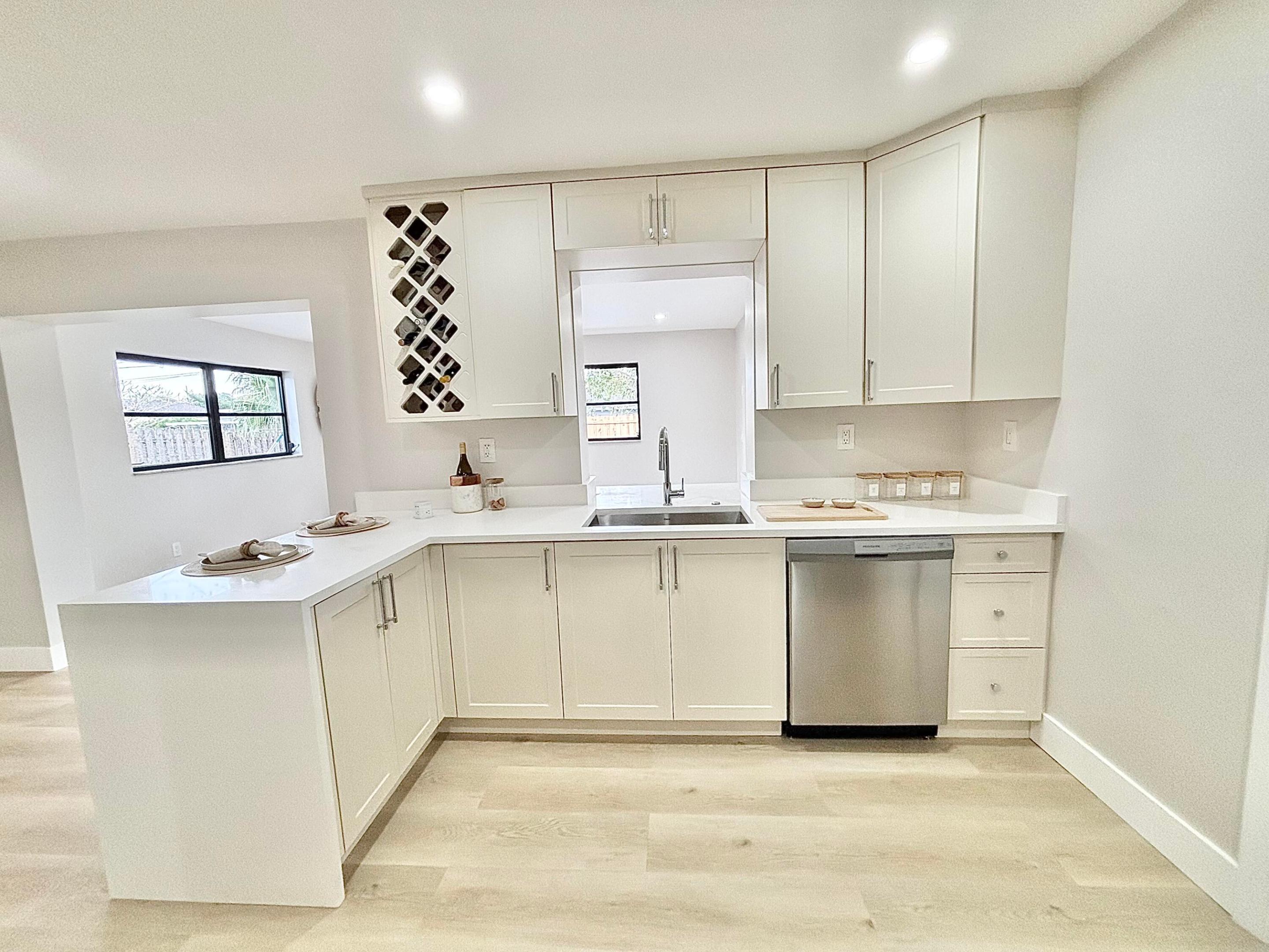 EAST LAKE CLARKE - Residential